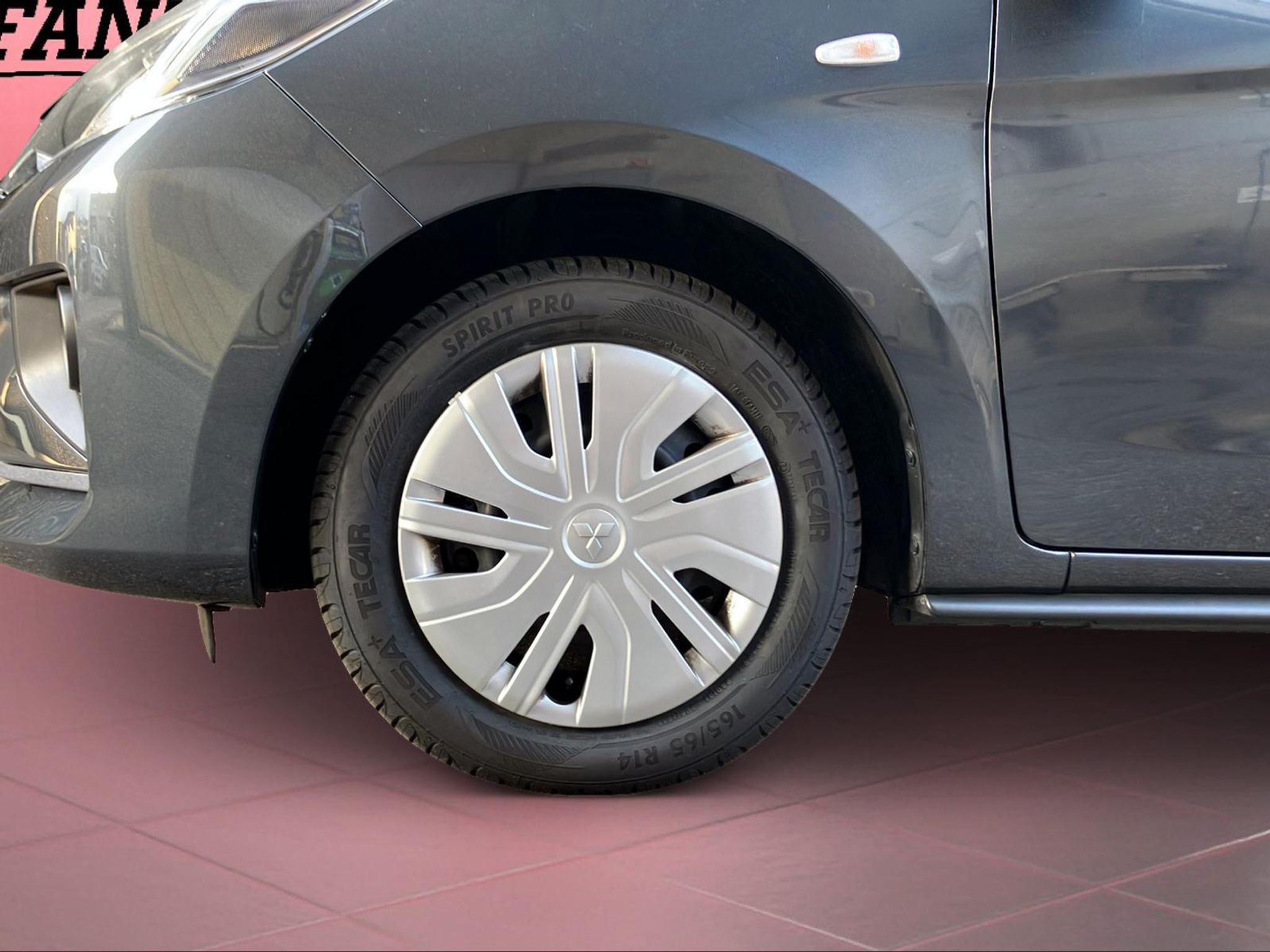 listing desktop thumbnail image 2