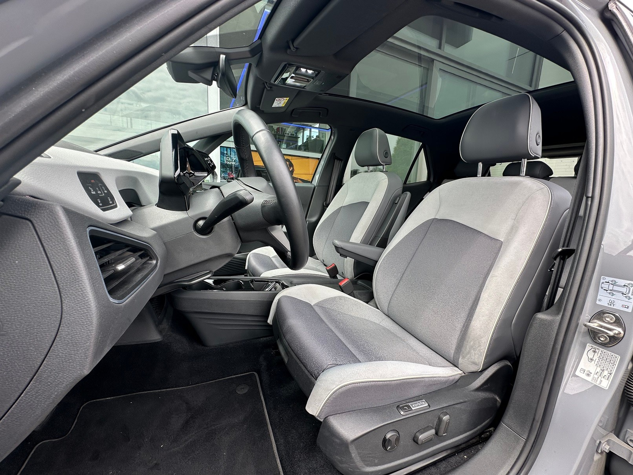 listing desktop thumbnail image 7