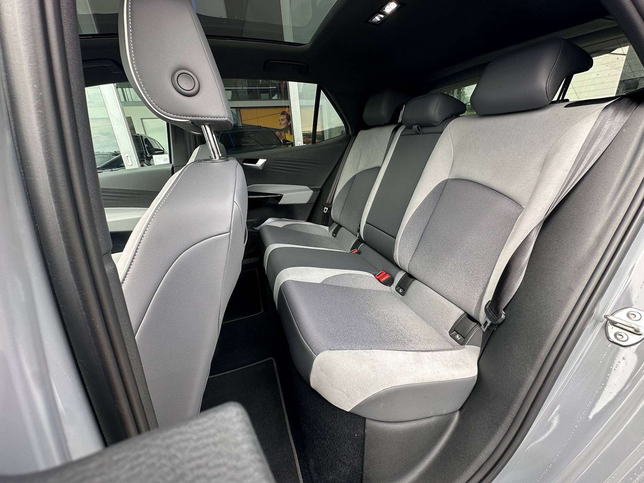 listing desktop thumbnail image 10