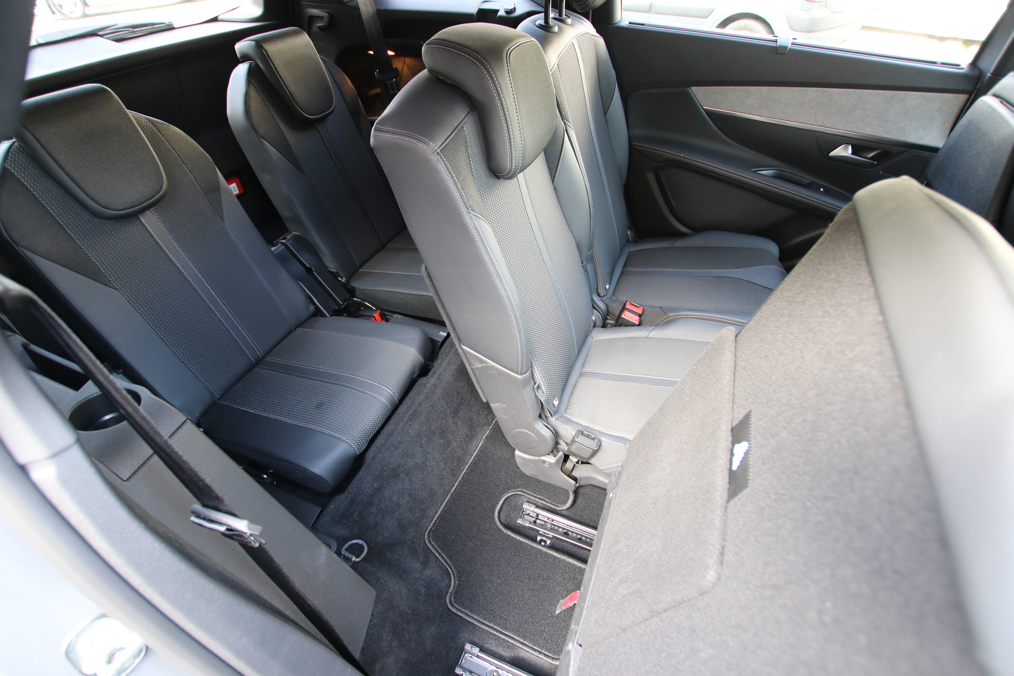 listing desktop thumbnail image 13