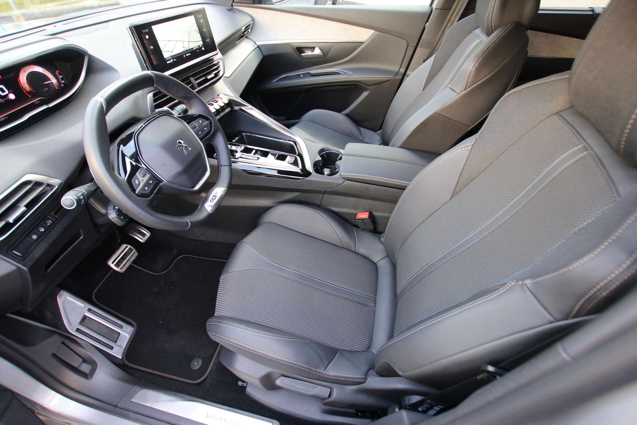 listing desktop thumbnail image 9