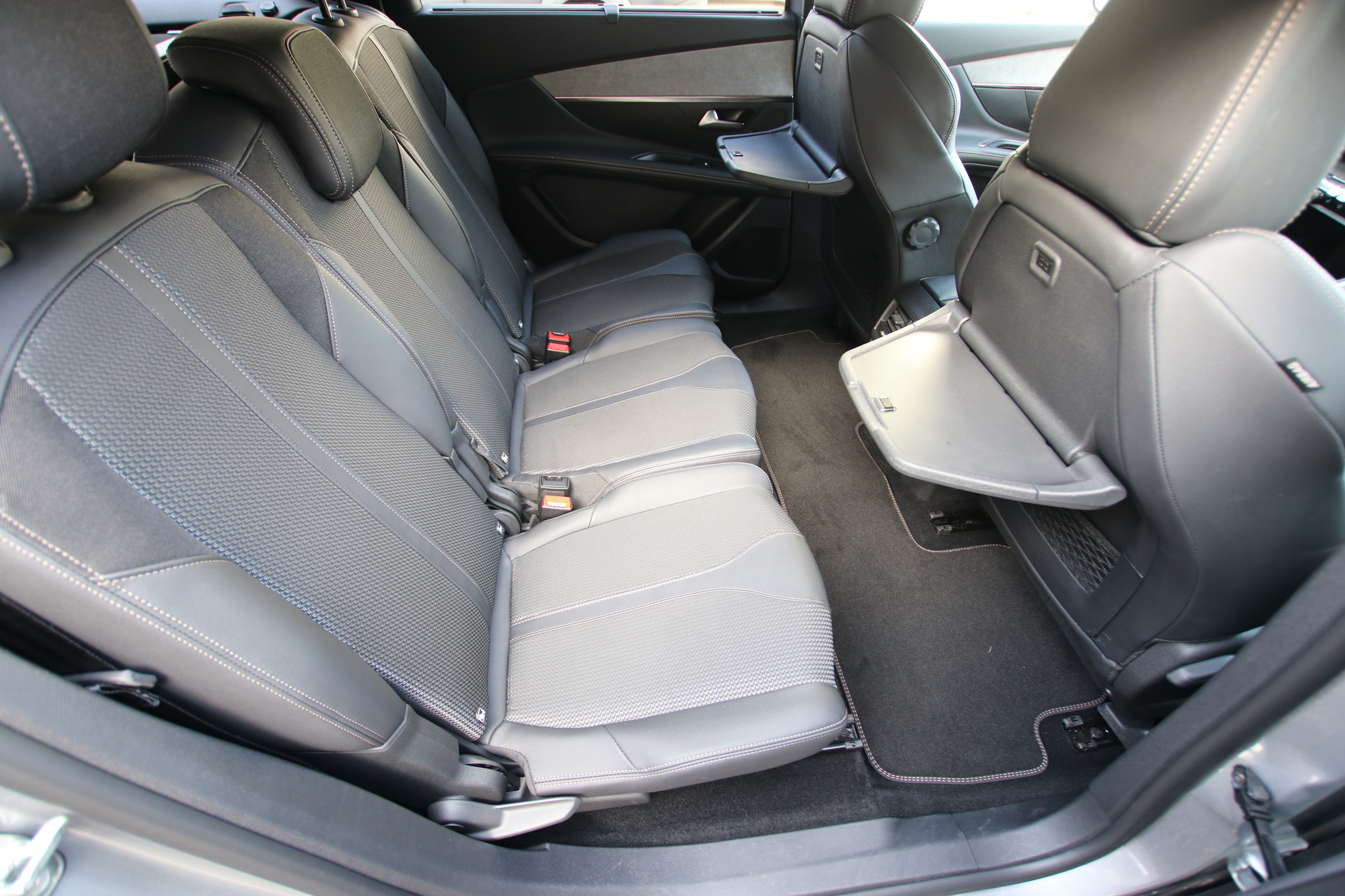 listing desktop thumbnail image 12