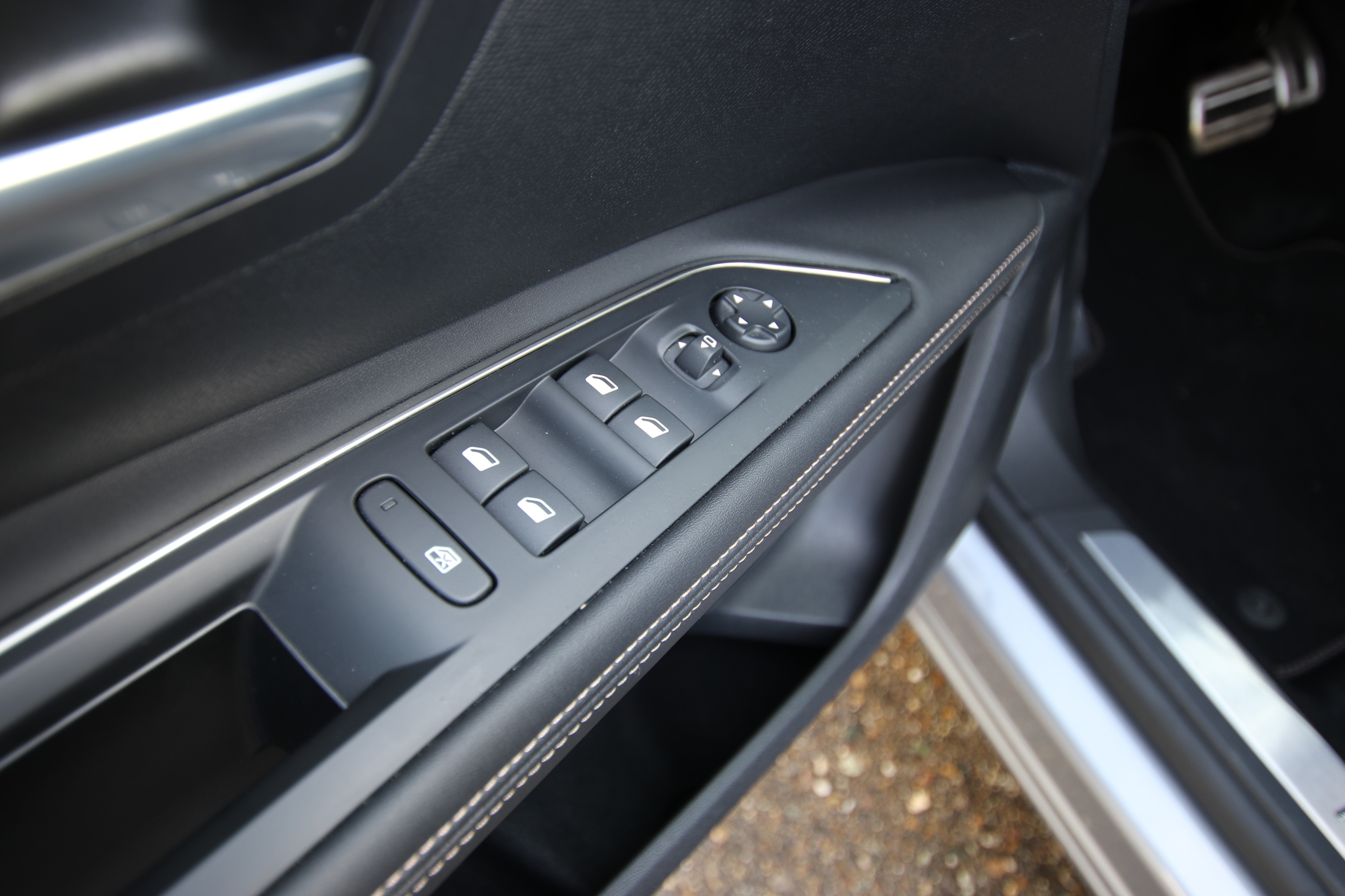 listing desktop thumbnail image 29