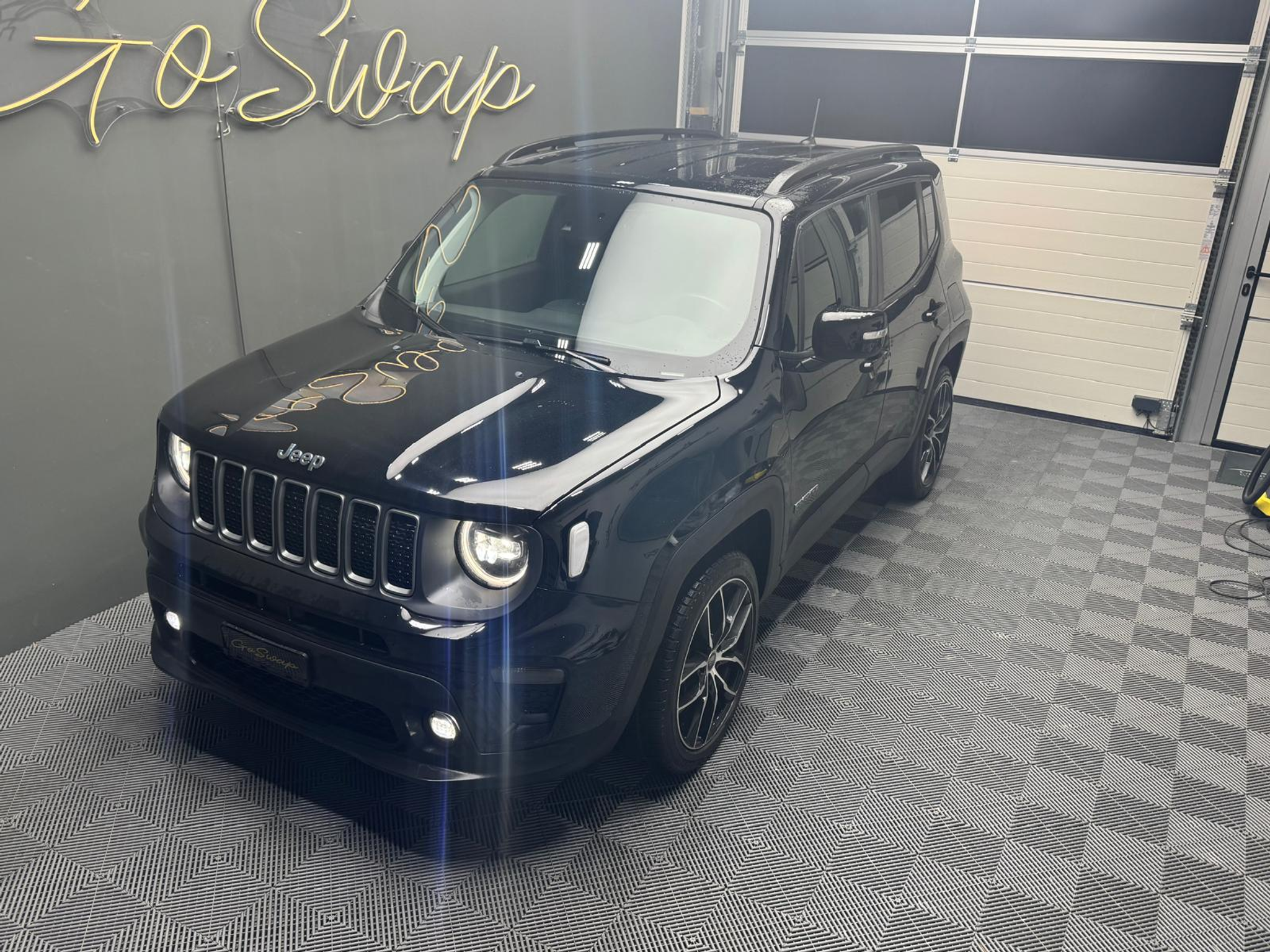 listing desktop thumbnail image 3