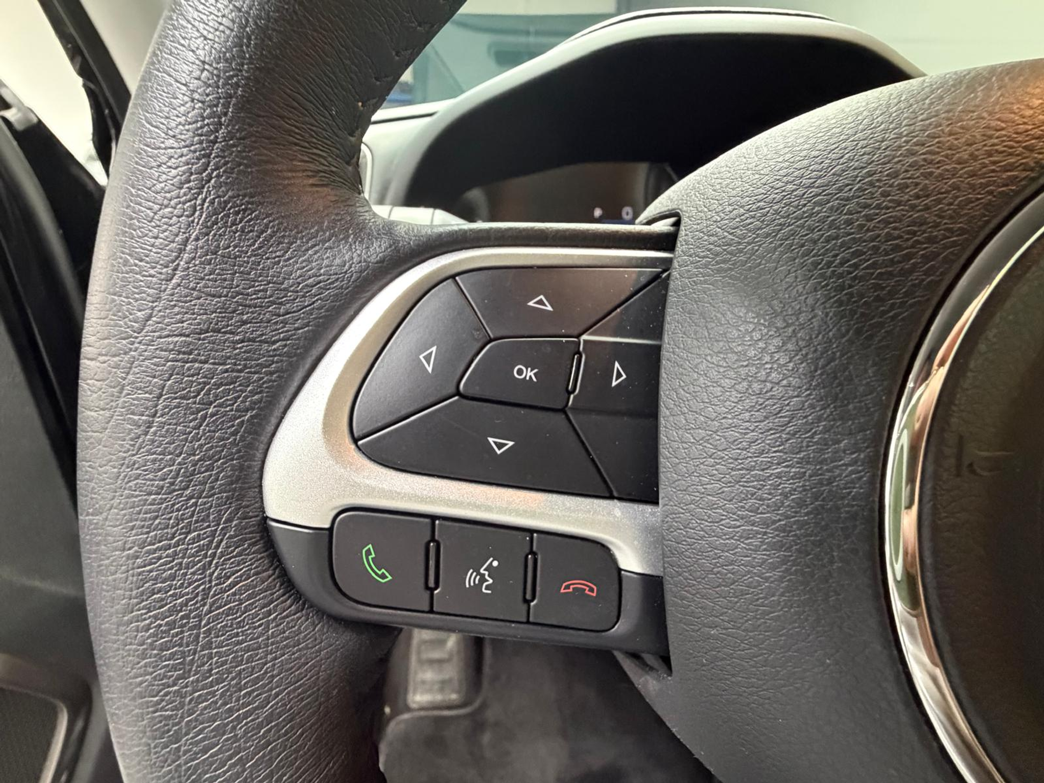 listing desktop thumbnail image 14