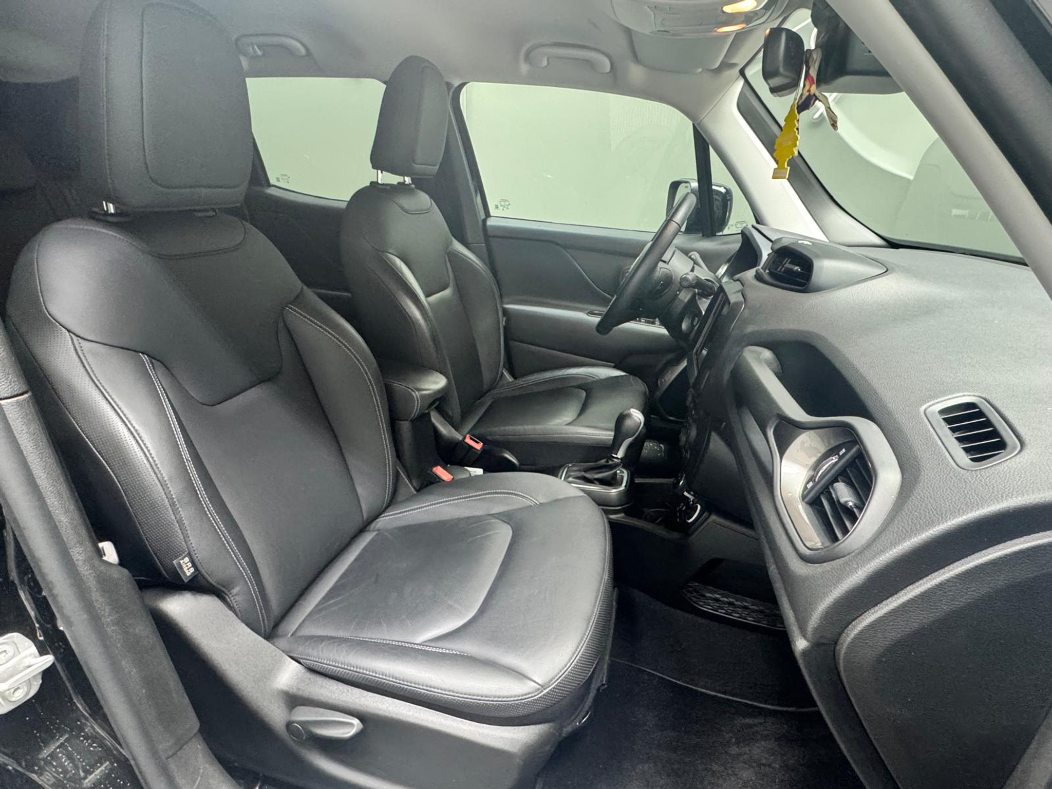 listing desktop thumbnail image 9