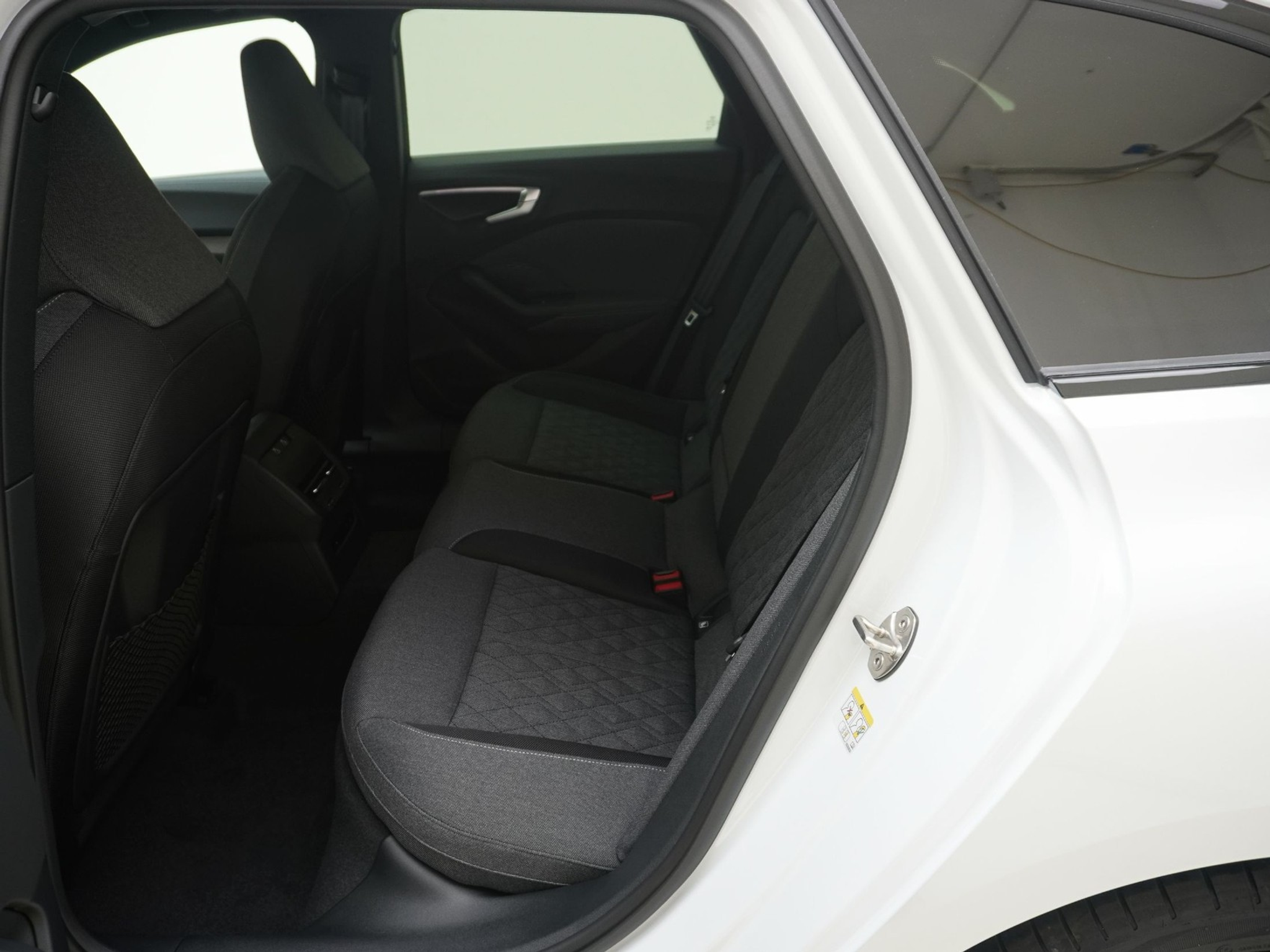 listing desktop thumbnail image 14