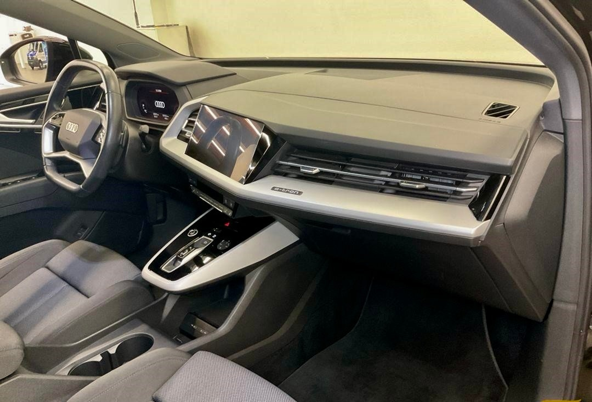 listing desktop thumbnail image 5