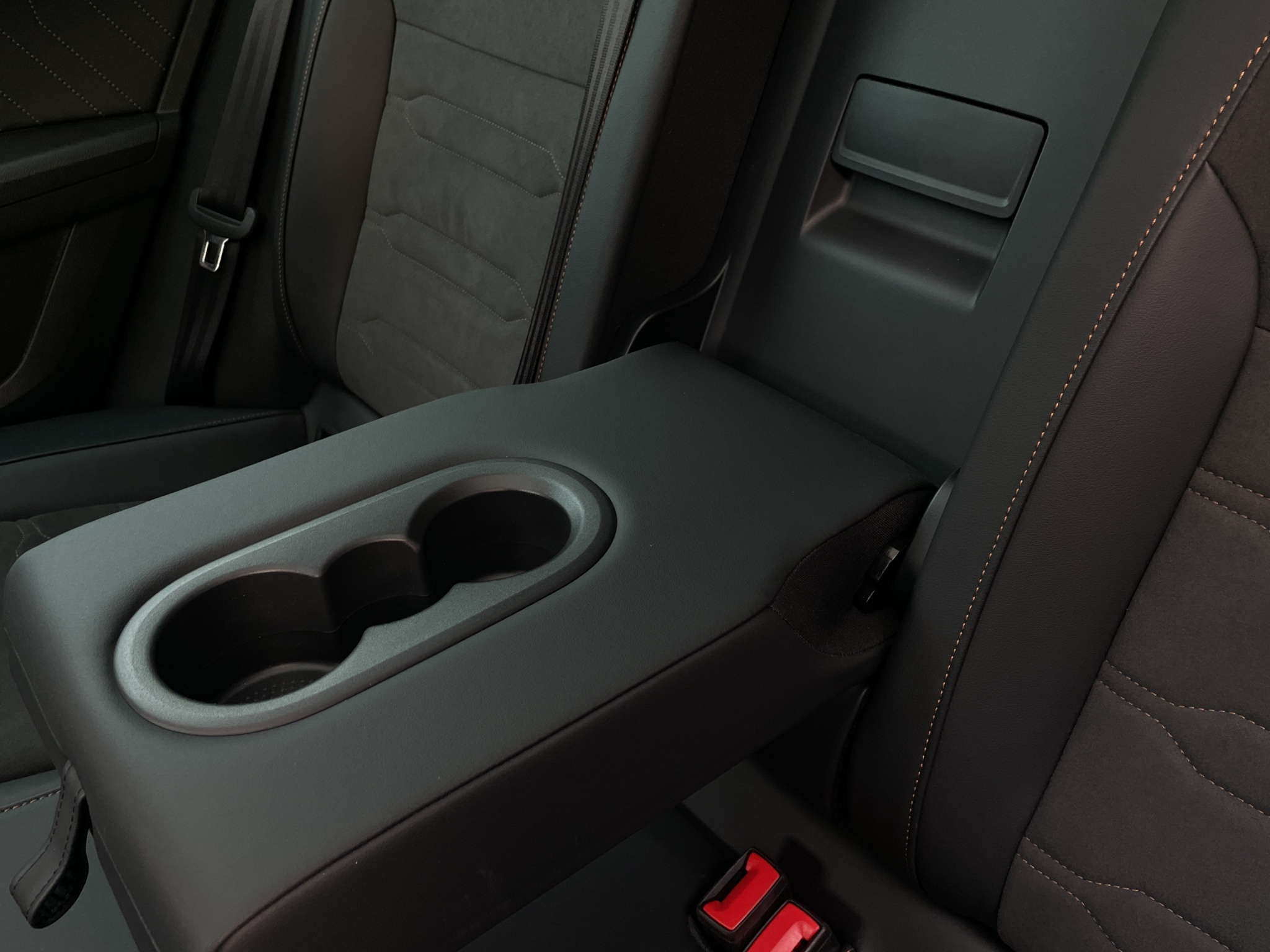 listing desktop thumbnail image 23