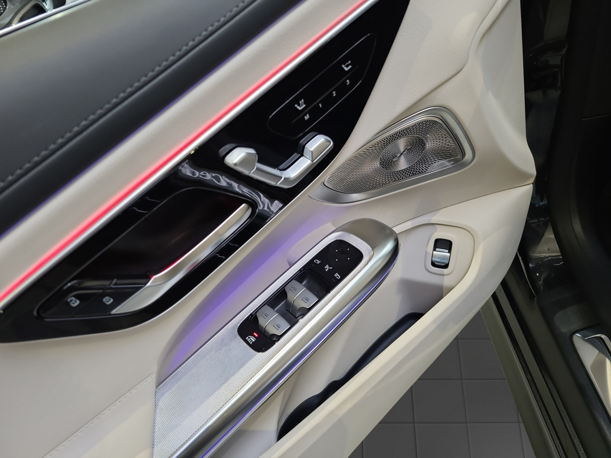 listing desktop thumbnail image 10