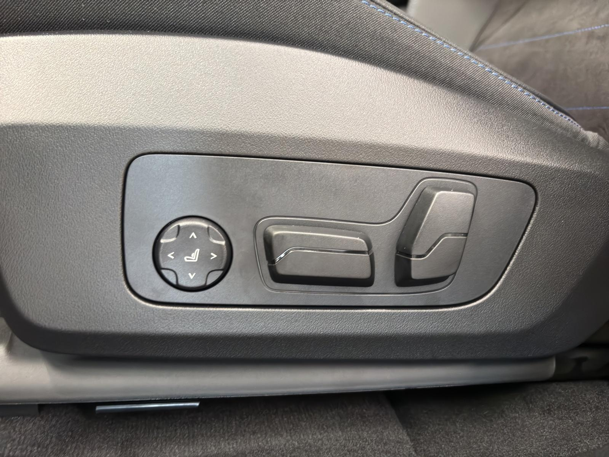 listing desktop thumbnail image 19