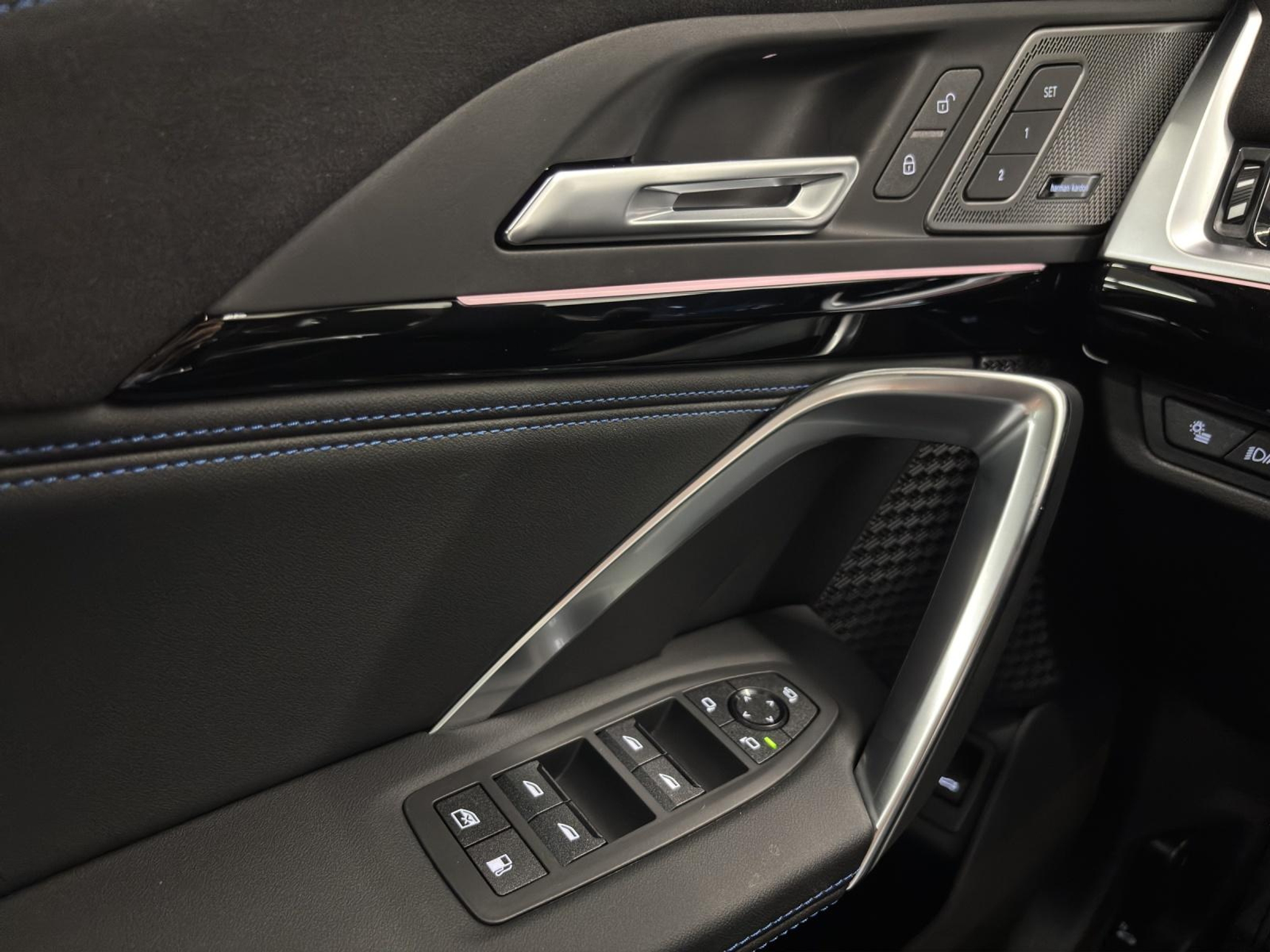 listing desktop thumbnail image 17