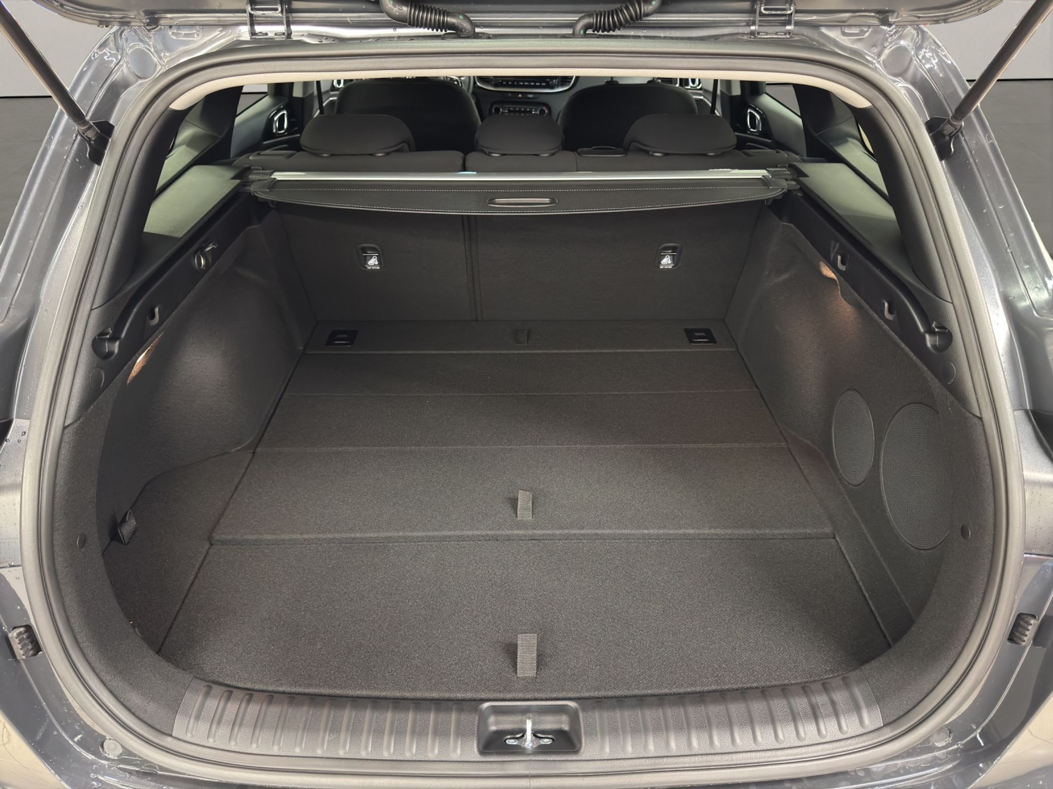 listing desktop thumbnail image 13