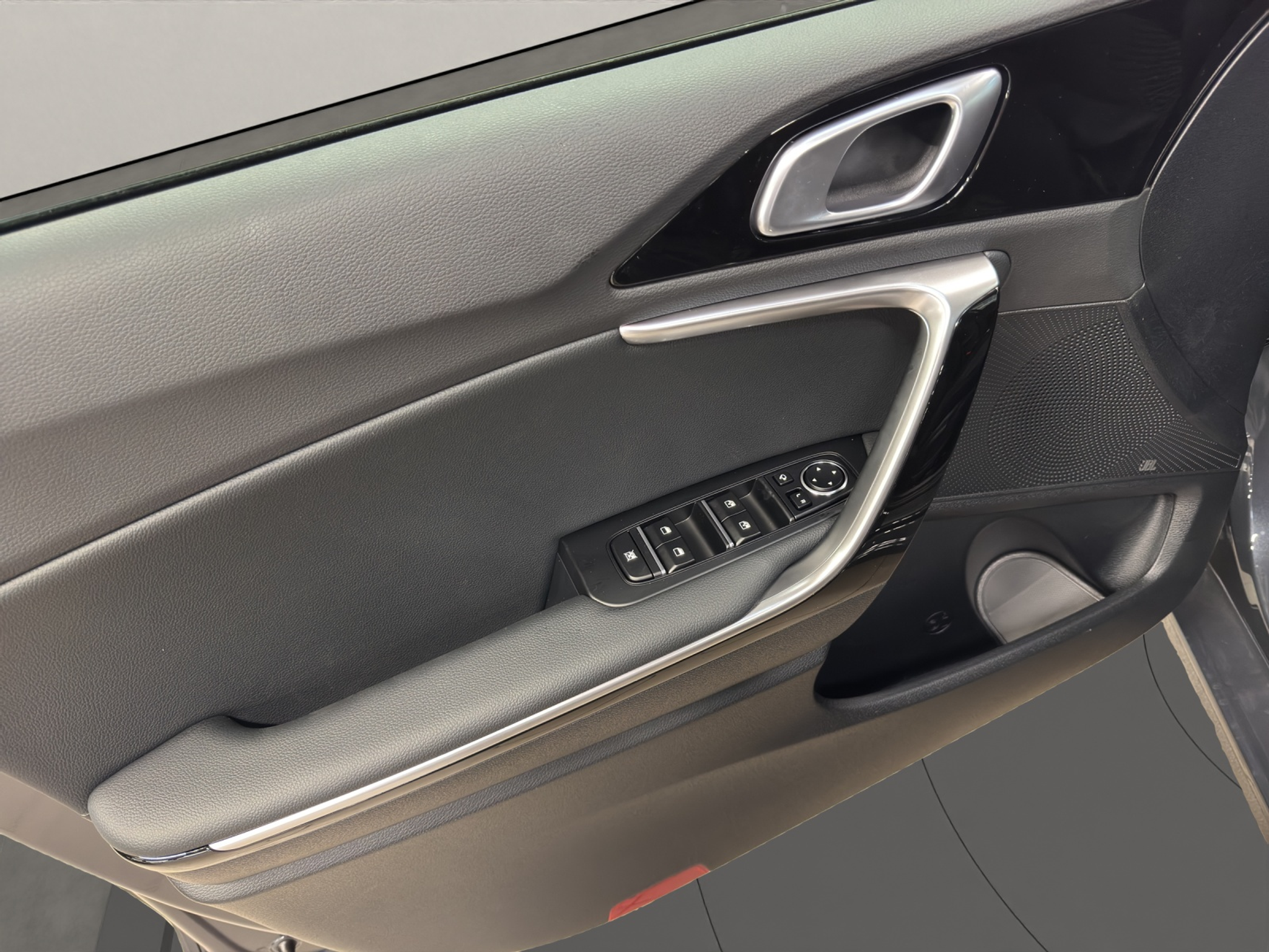 listing desktop thumbnail image 10