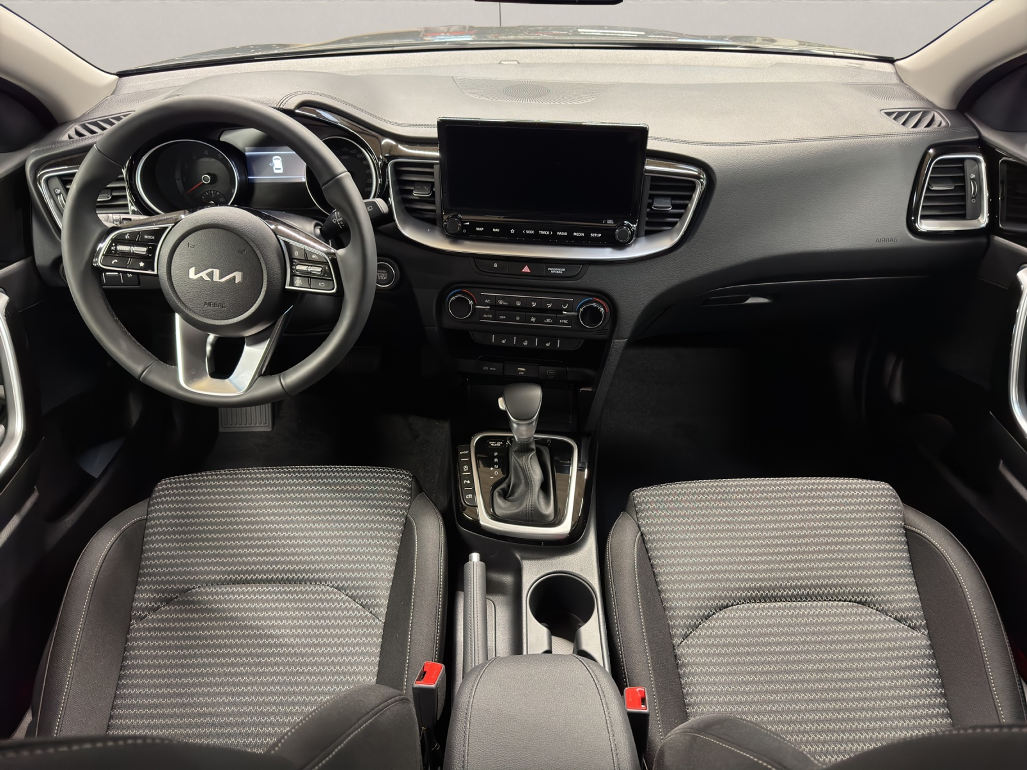 listing desktop thumbnail image 15