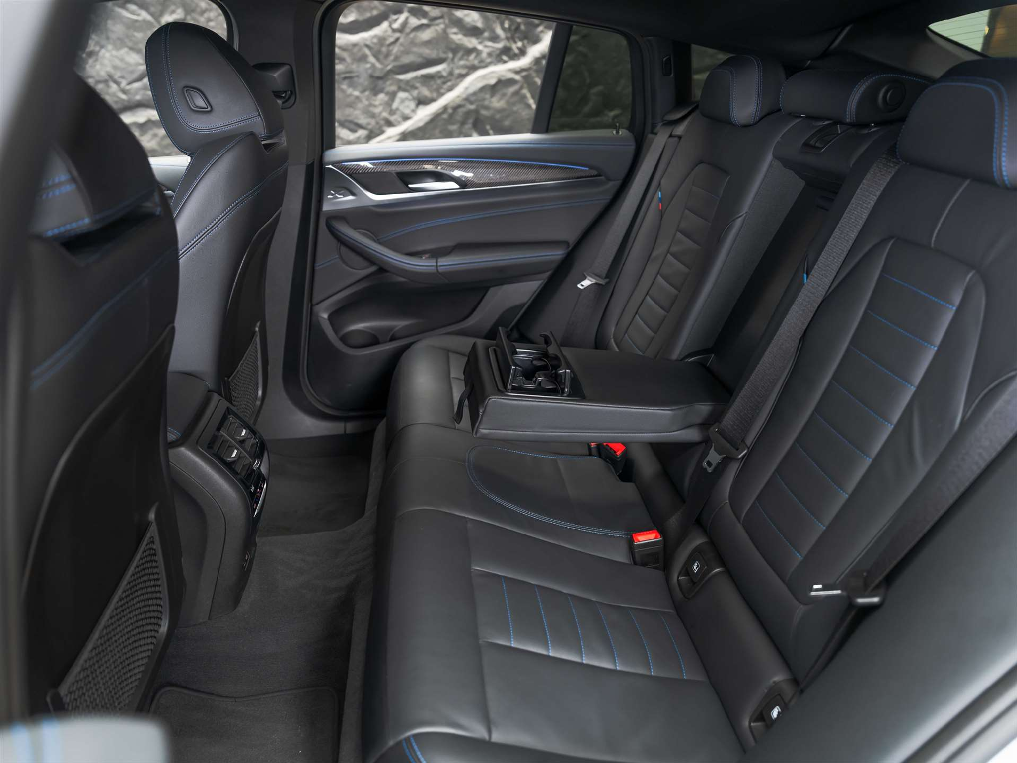 listing desktop thumbnail image 14