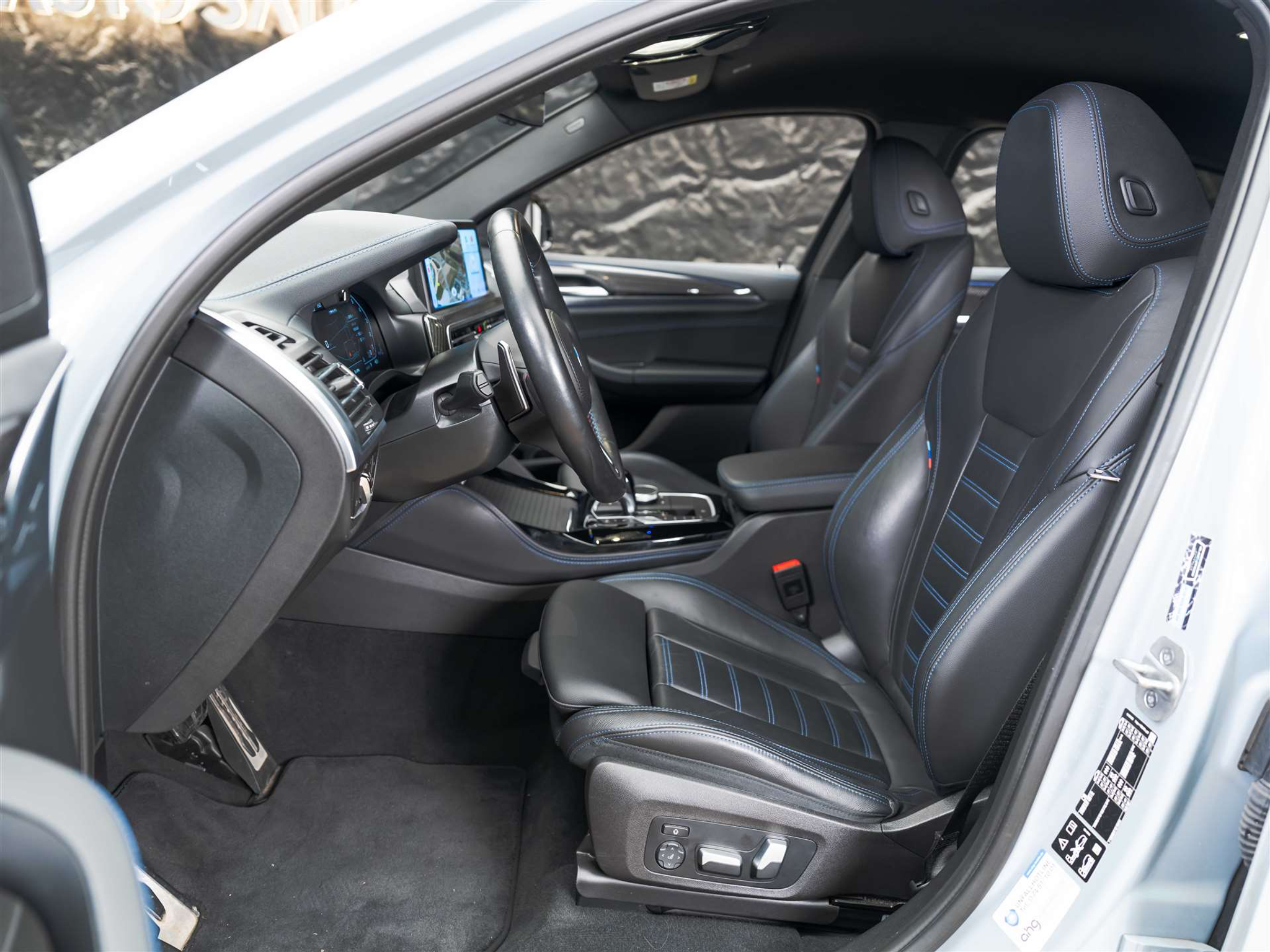 listing desktop thumbnail image 10