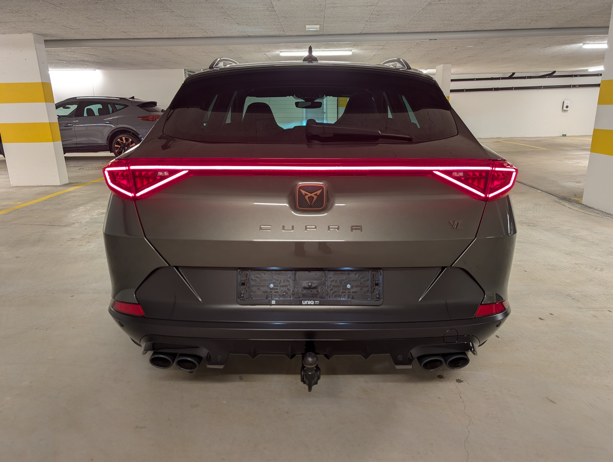 listing desktop thumbnail image 4