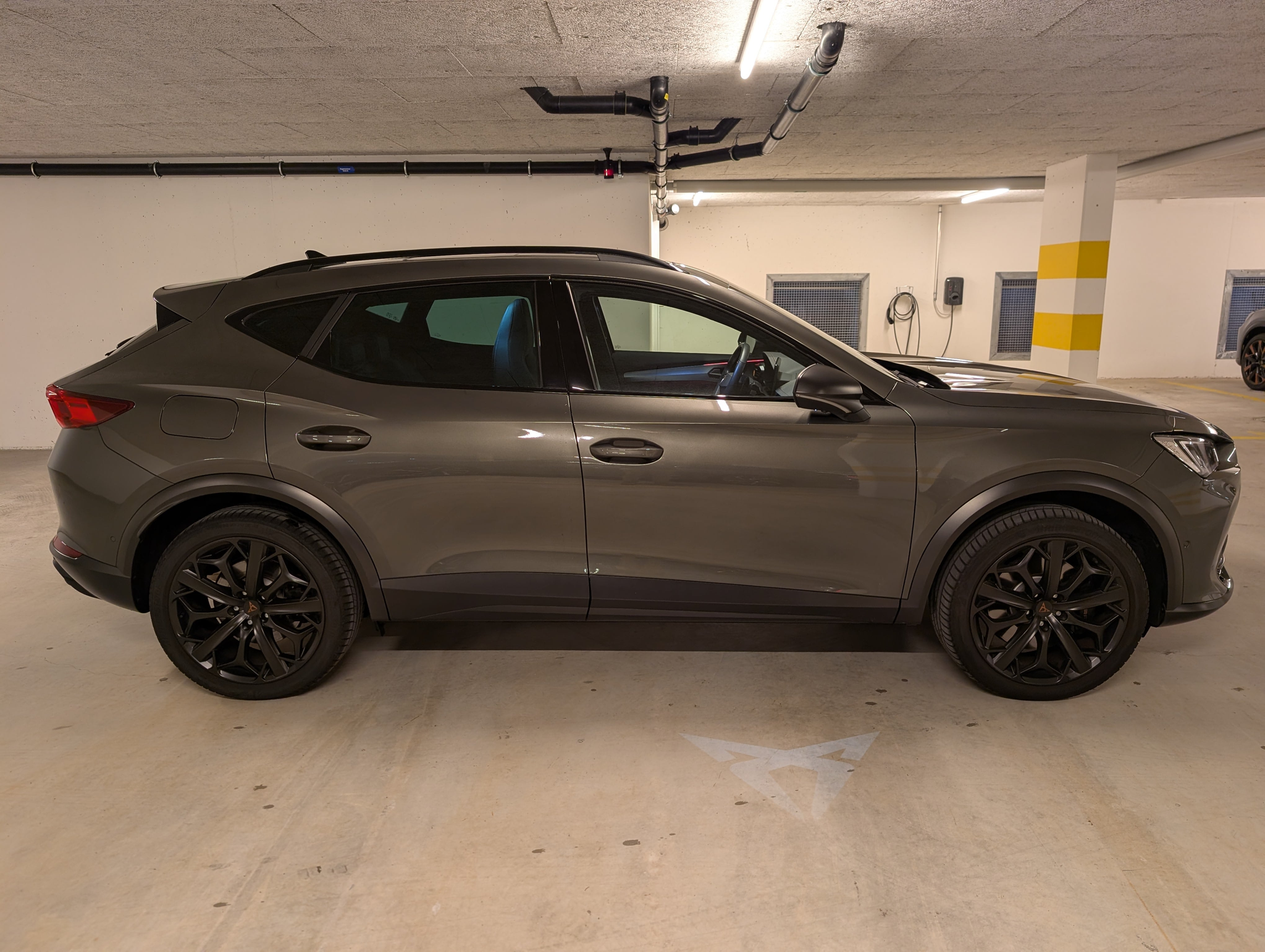 listing desktop thumbnail image 6