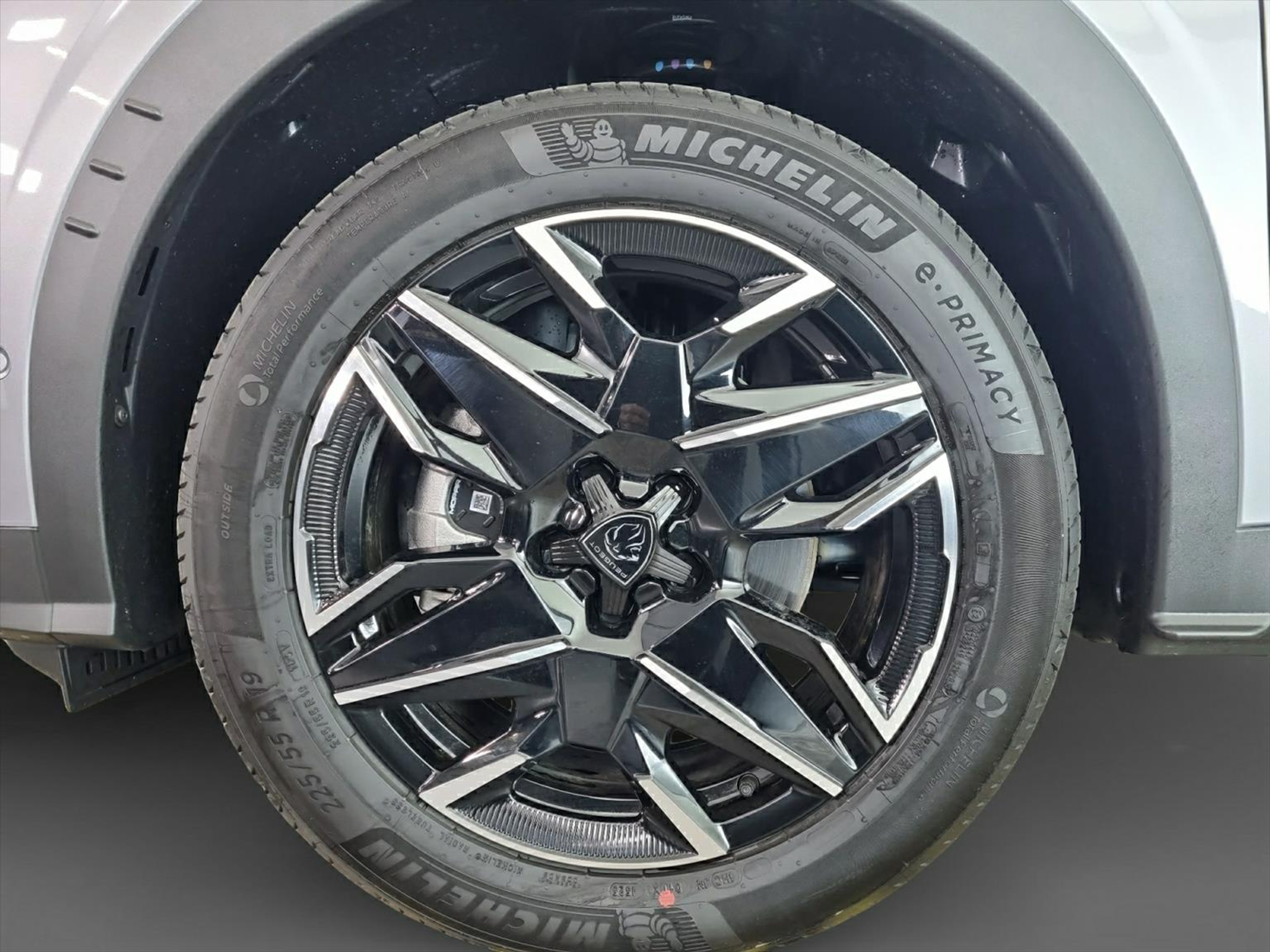 listing desktop thumbnail image 15