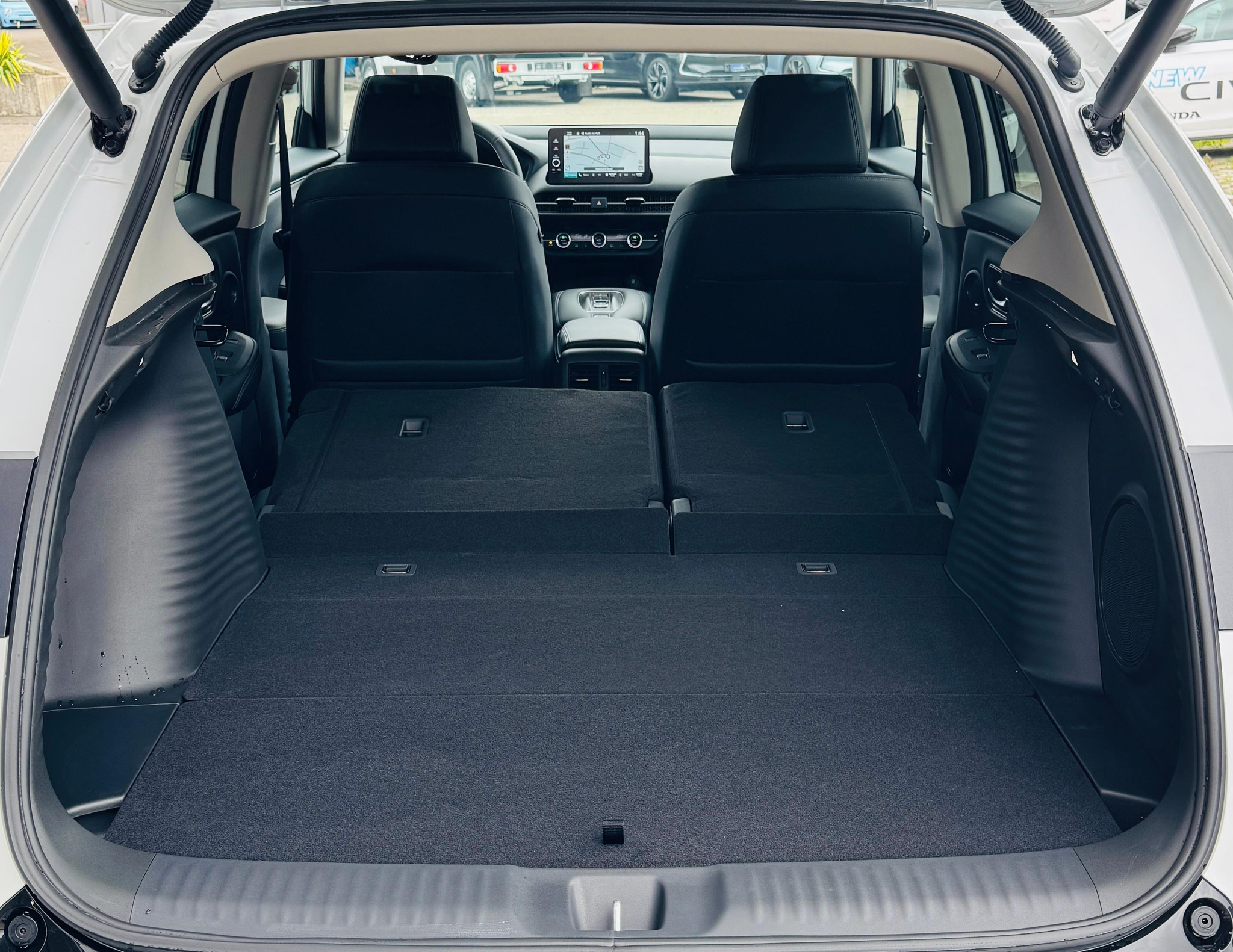 listing desktop thumbnail image 8