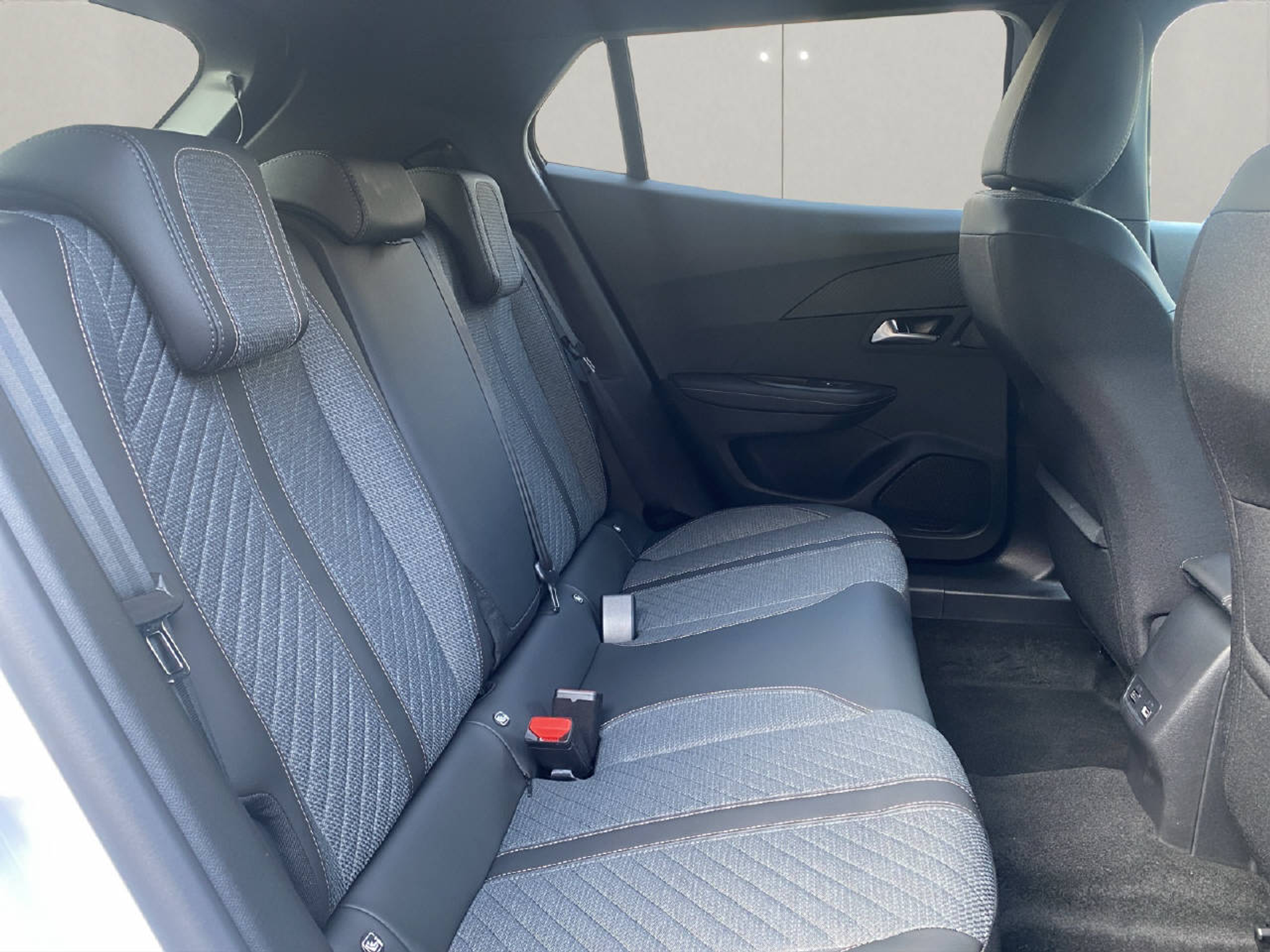 listing desktop thumbnail image 8