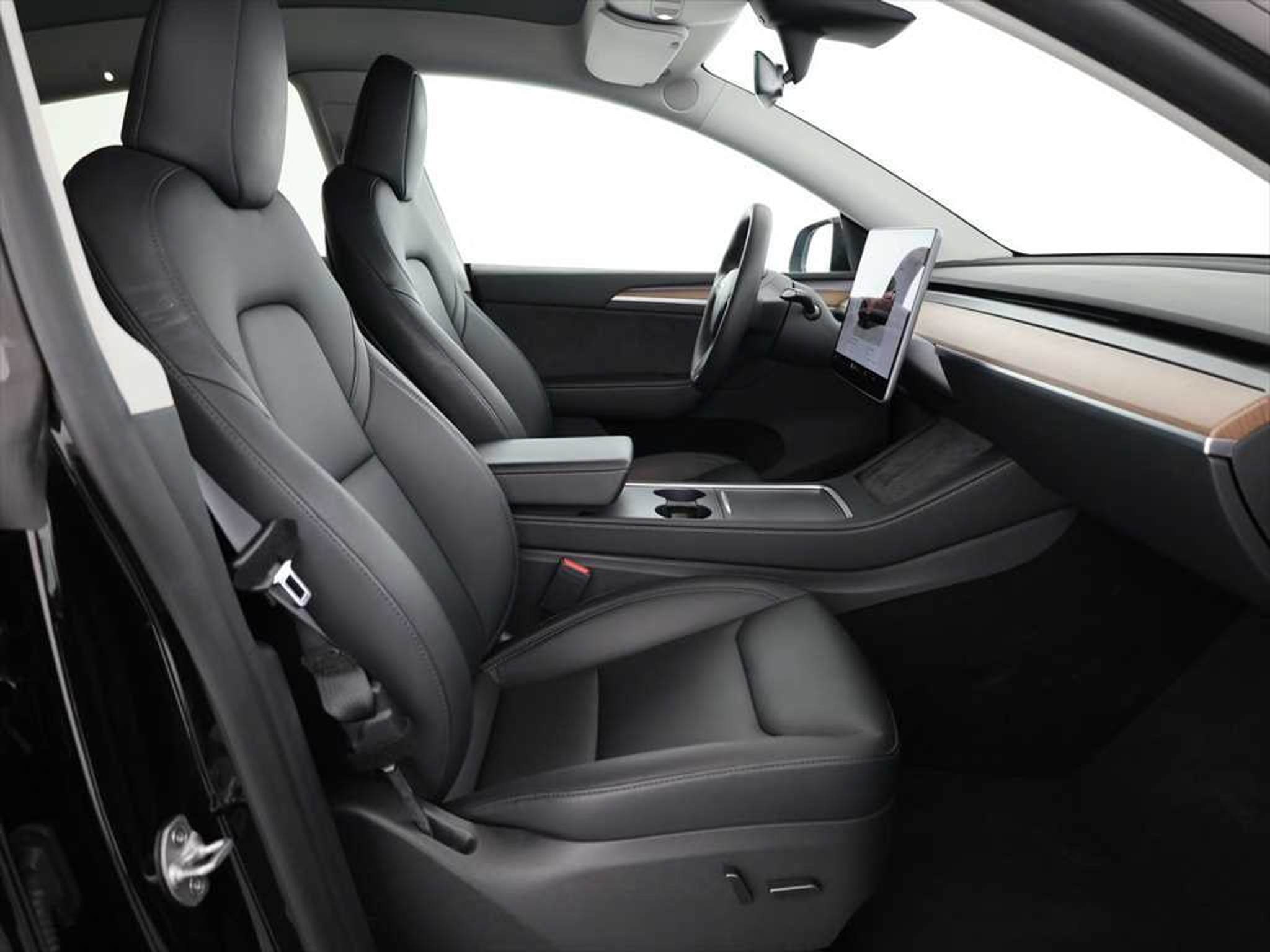 listing desktop thumbnail image 7