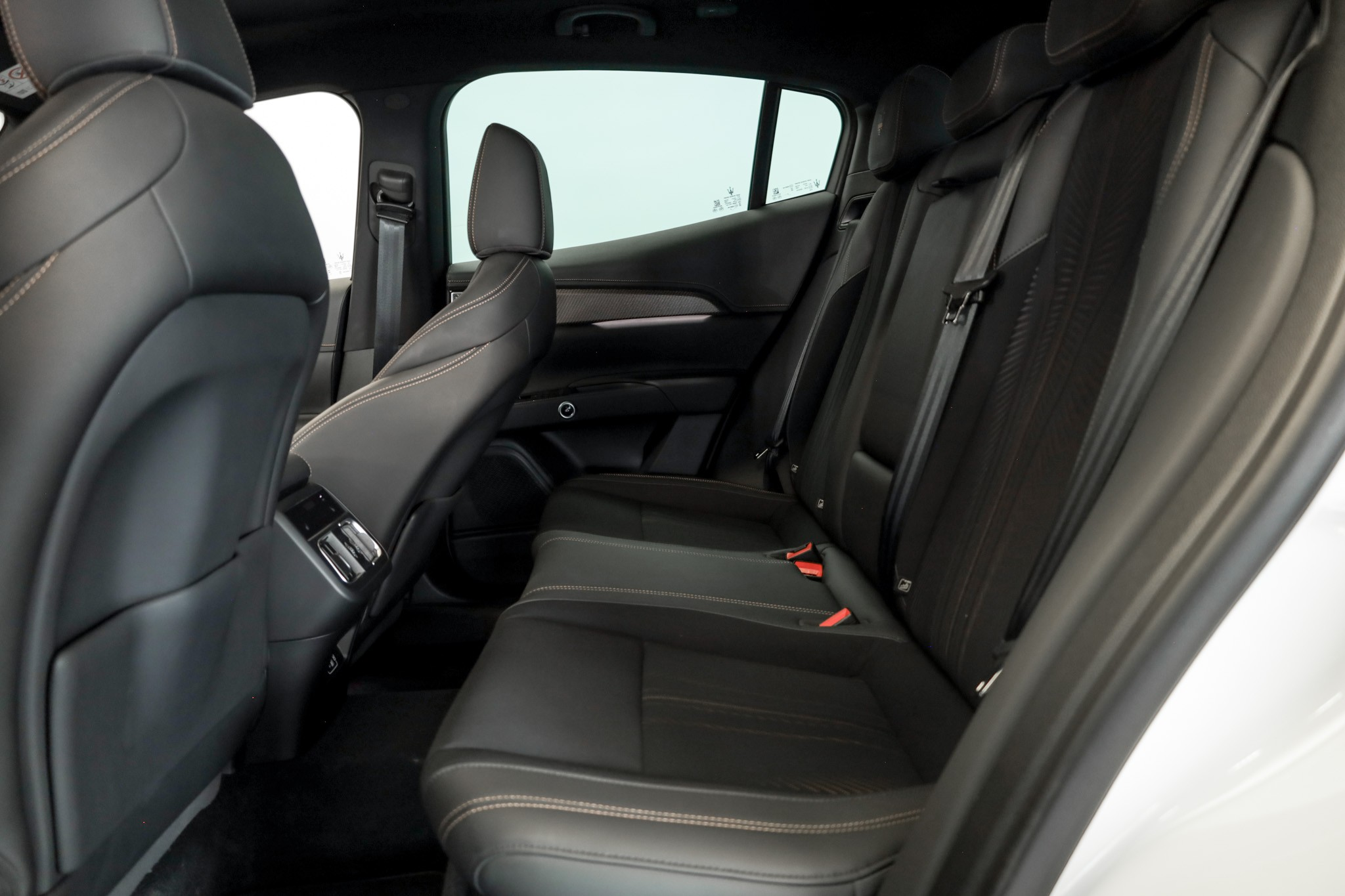 listing desktop thumbnail image 28