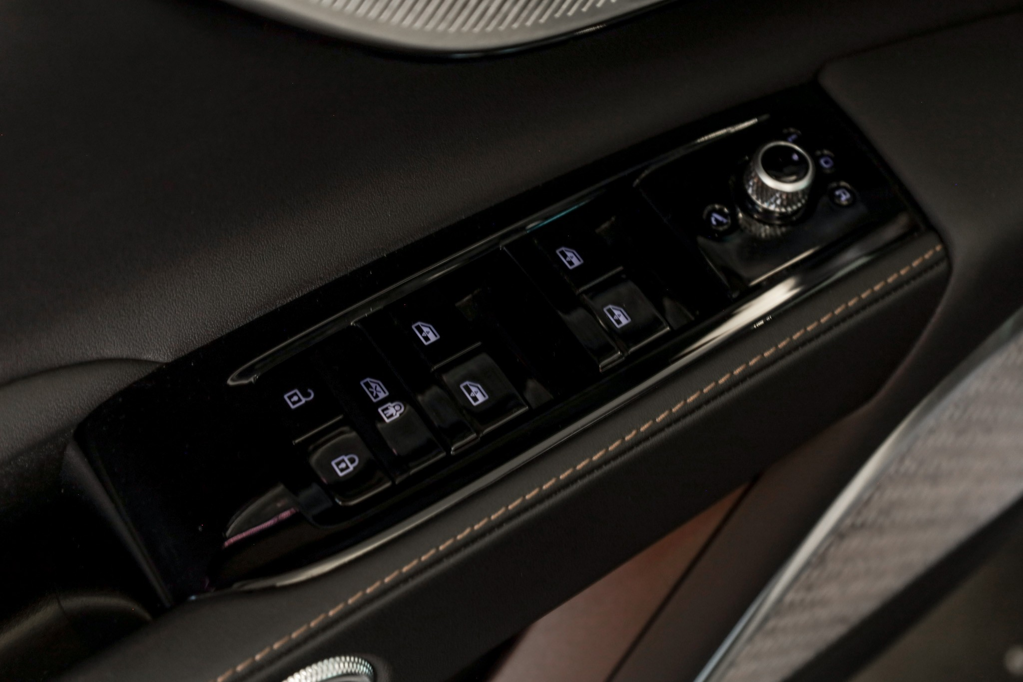 listing desktop thumbnail image 16