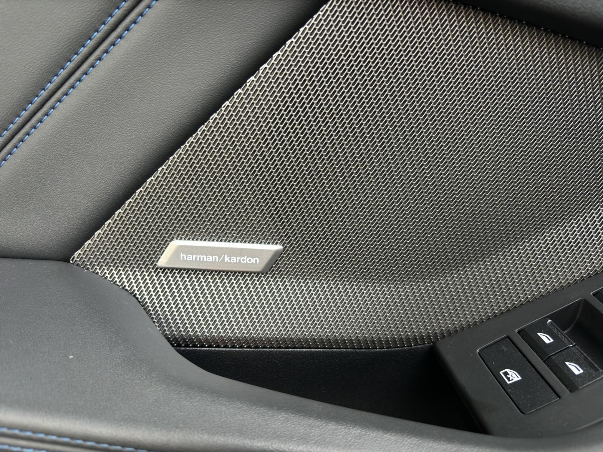 listing desktop thumbnail image 18