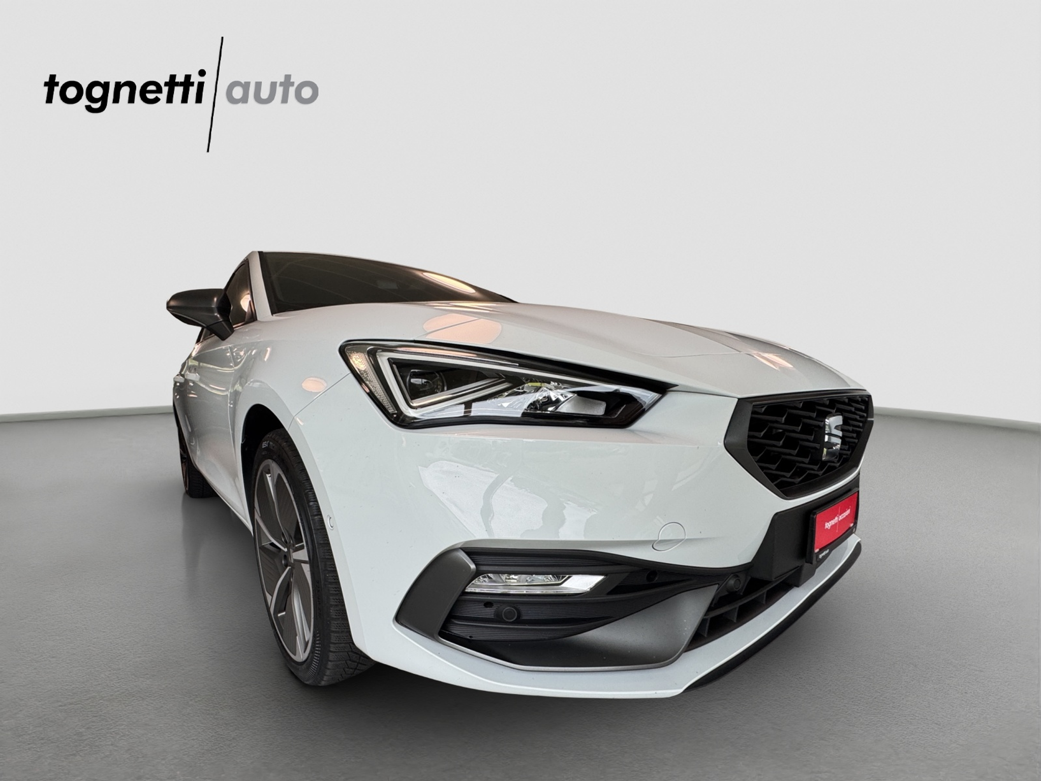 listing desktop thumbnail image 1