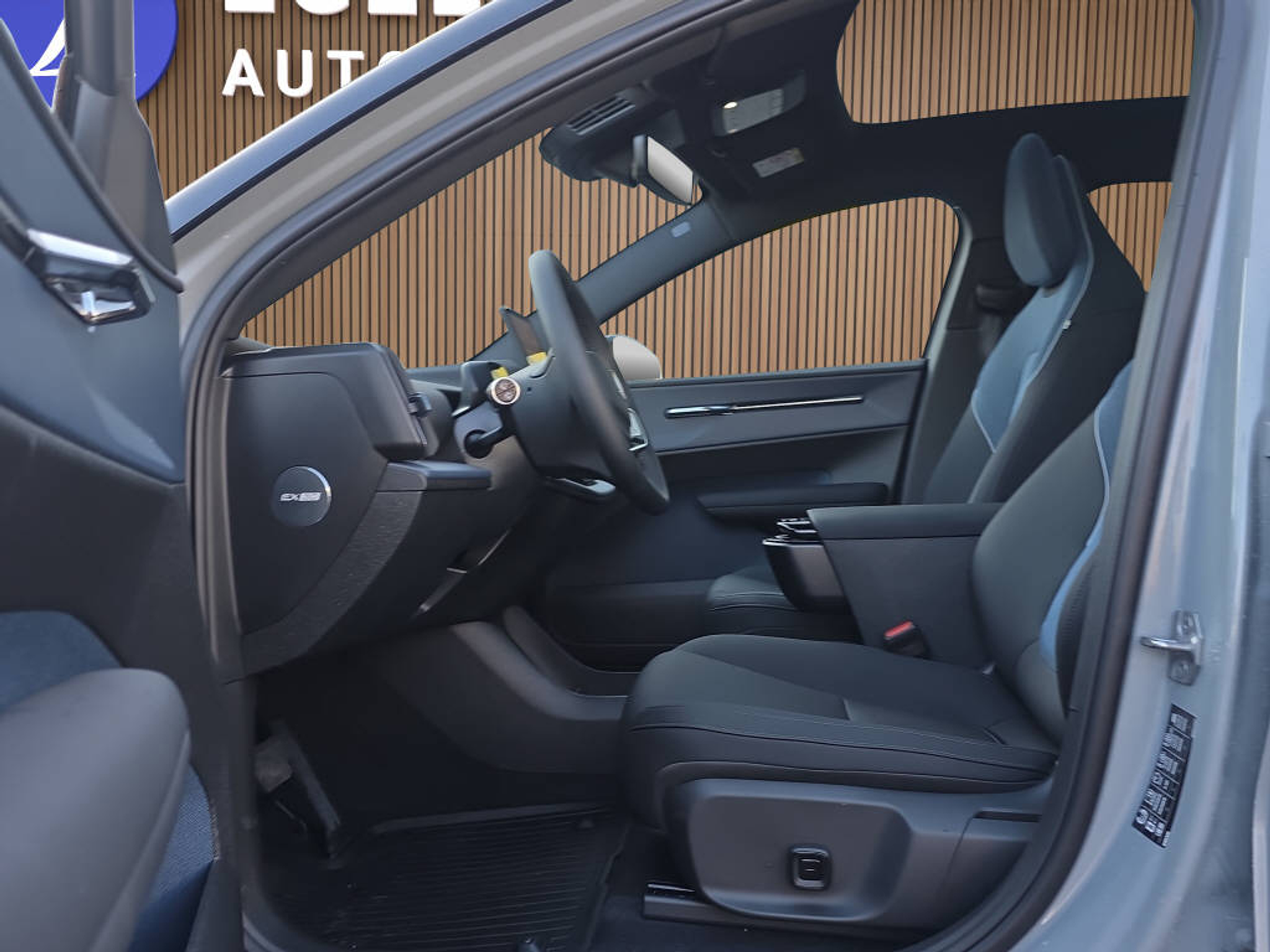 listing desktop thumbnail image 11