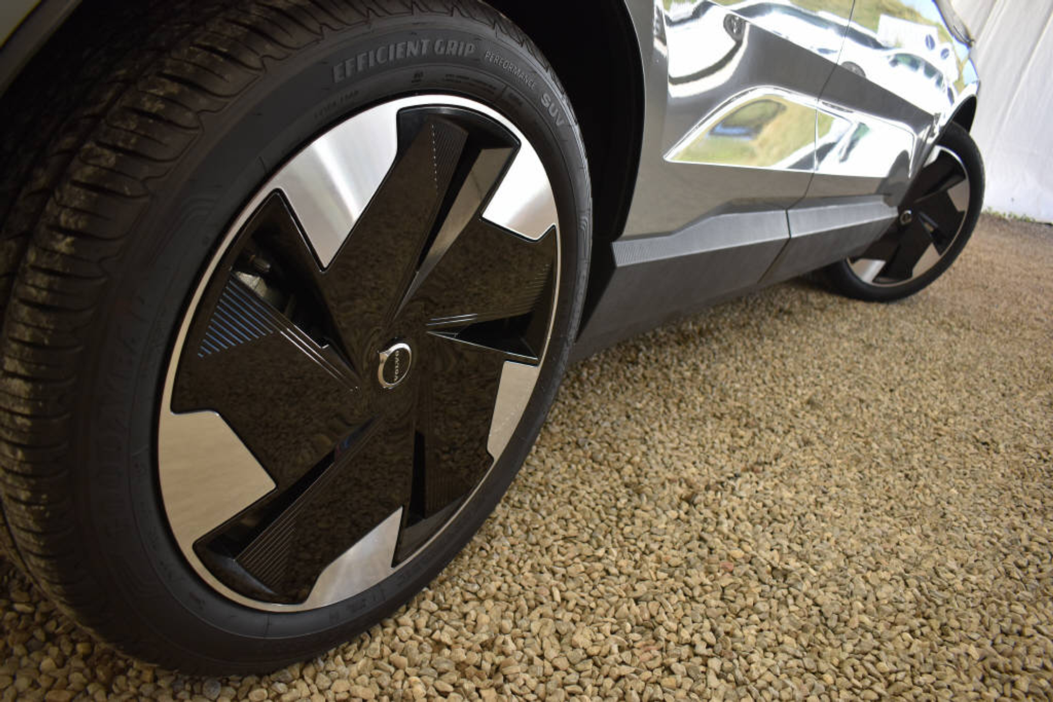 listing desktop thumbnail image 4