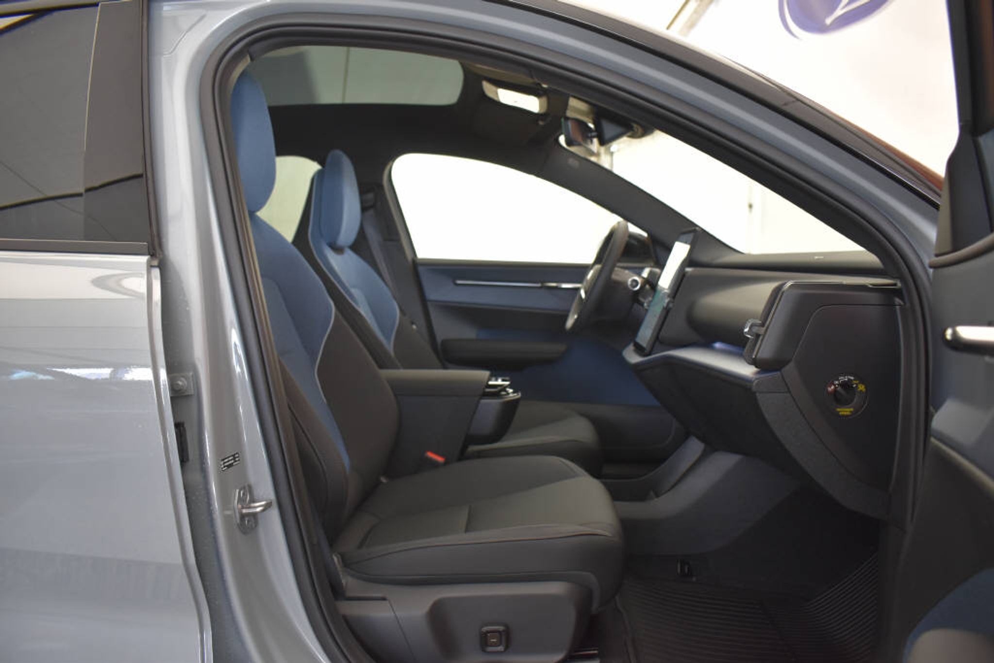 listing desktop thumbnail image 7