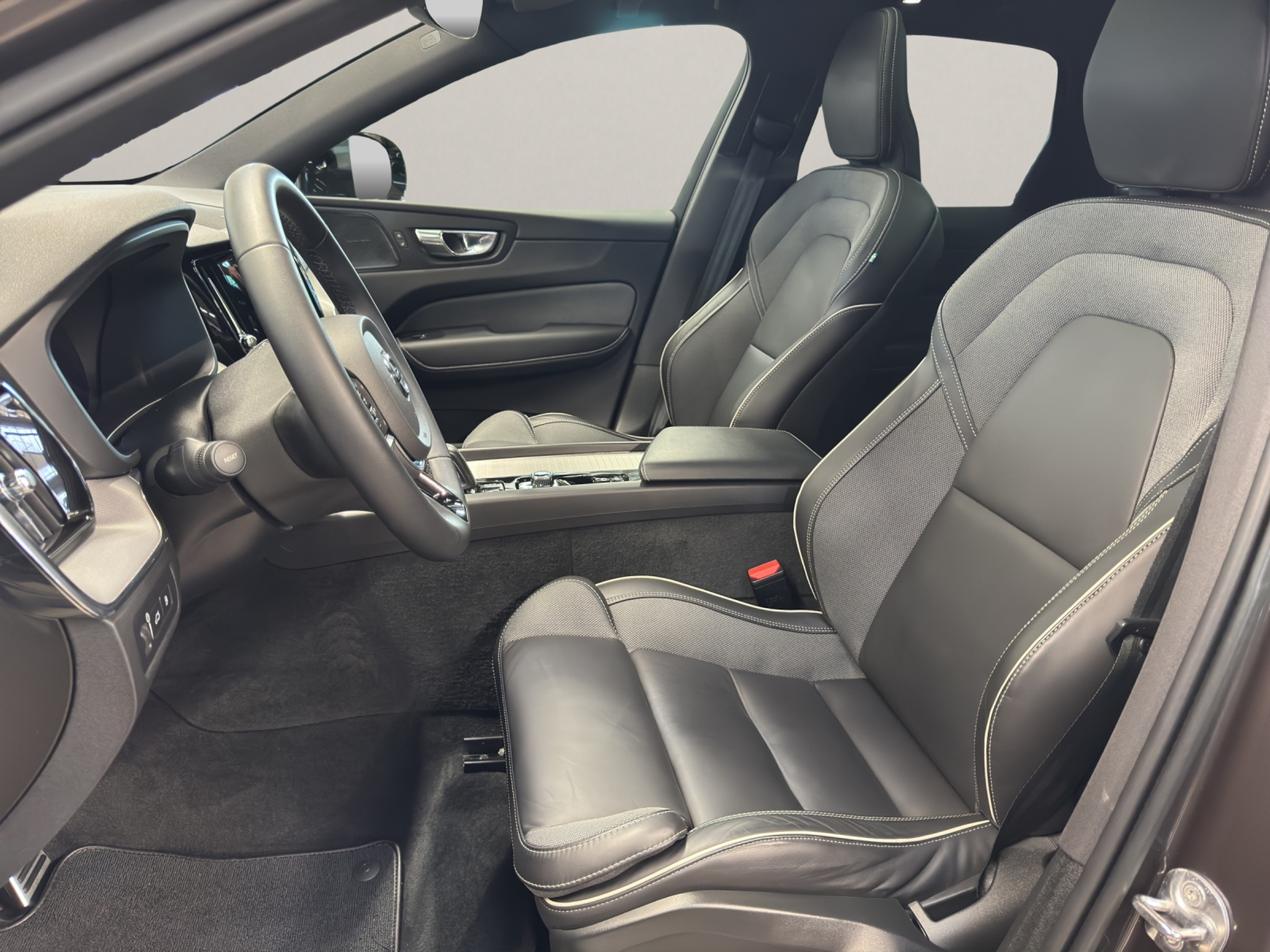 listing desktop thumbnail image 8