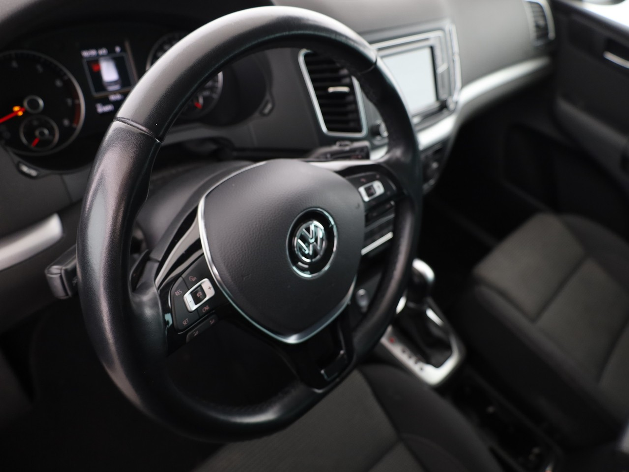 listing desktop thumbnail image 6