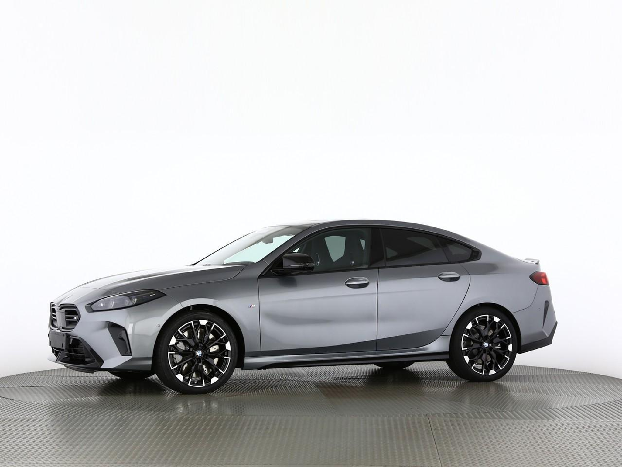 listing desktop thumbnail image 3