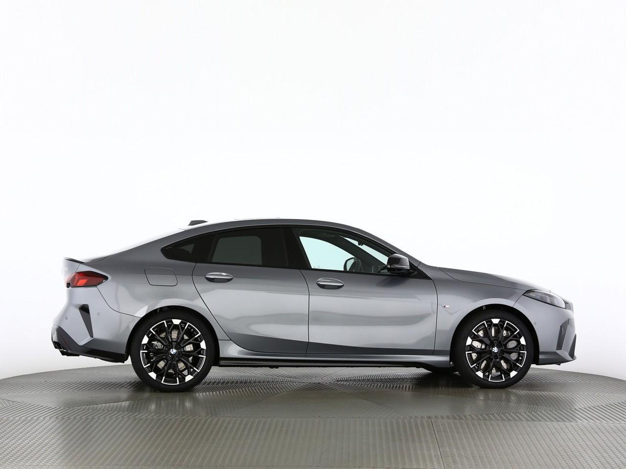 listing desktop thumbnail image 10