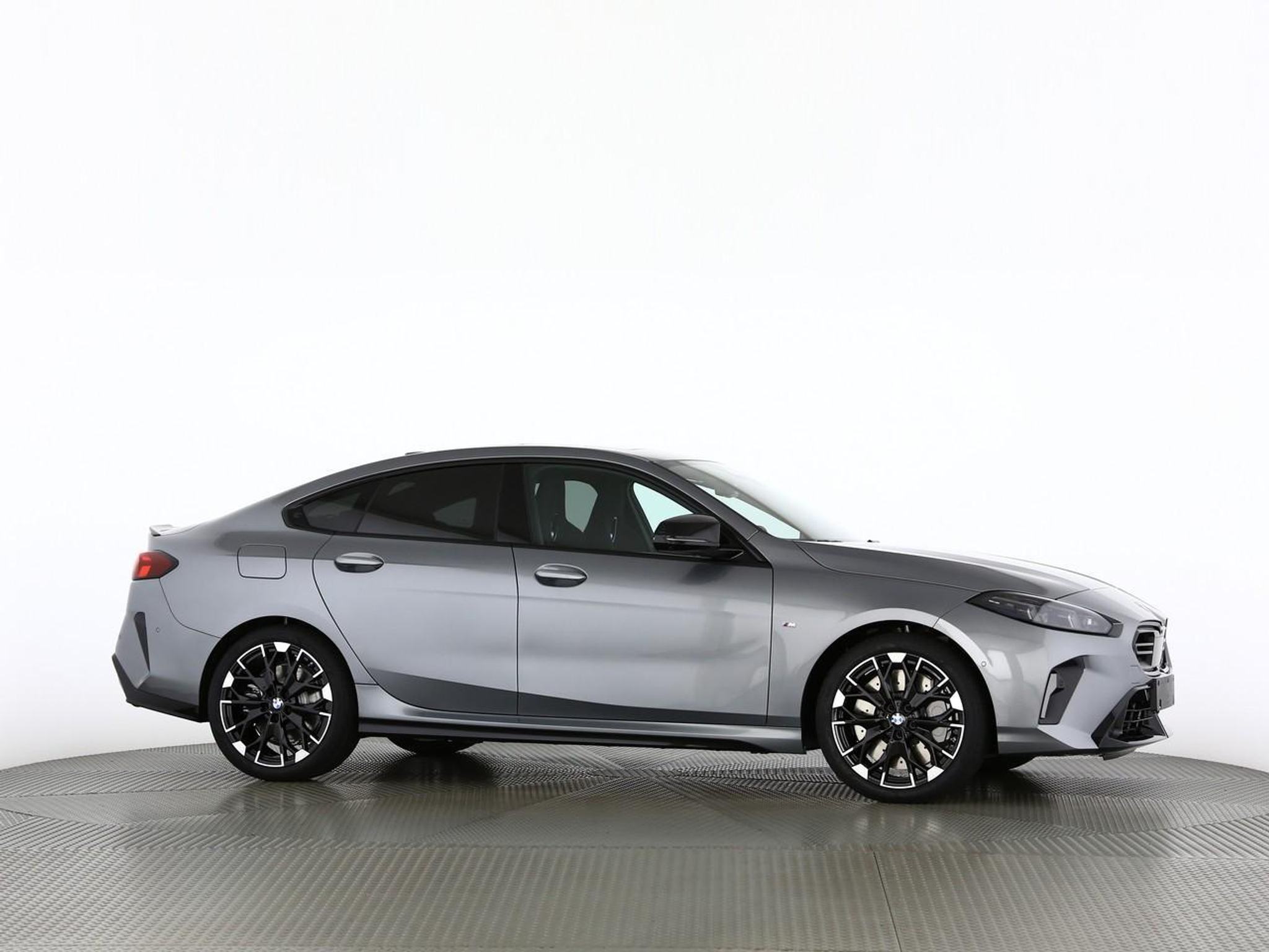 listing desktop thumbnail image 11