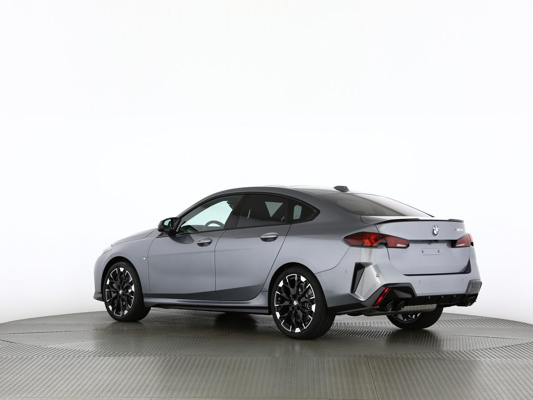 listing desktop thumbnail image 6