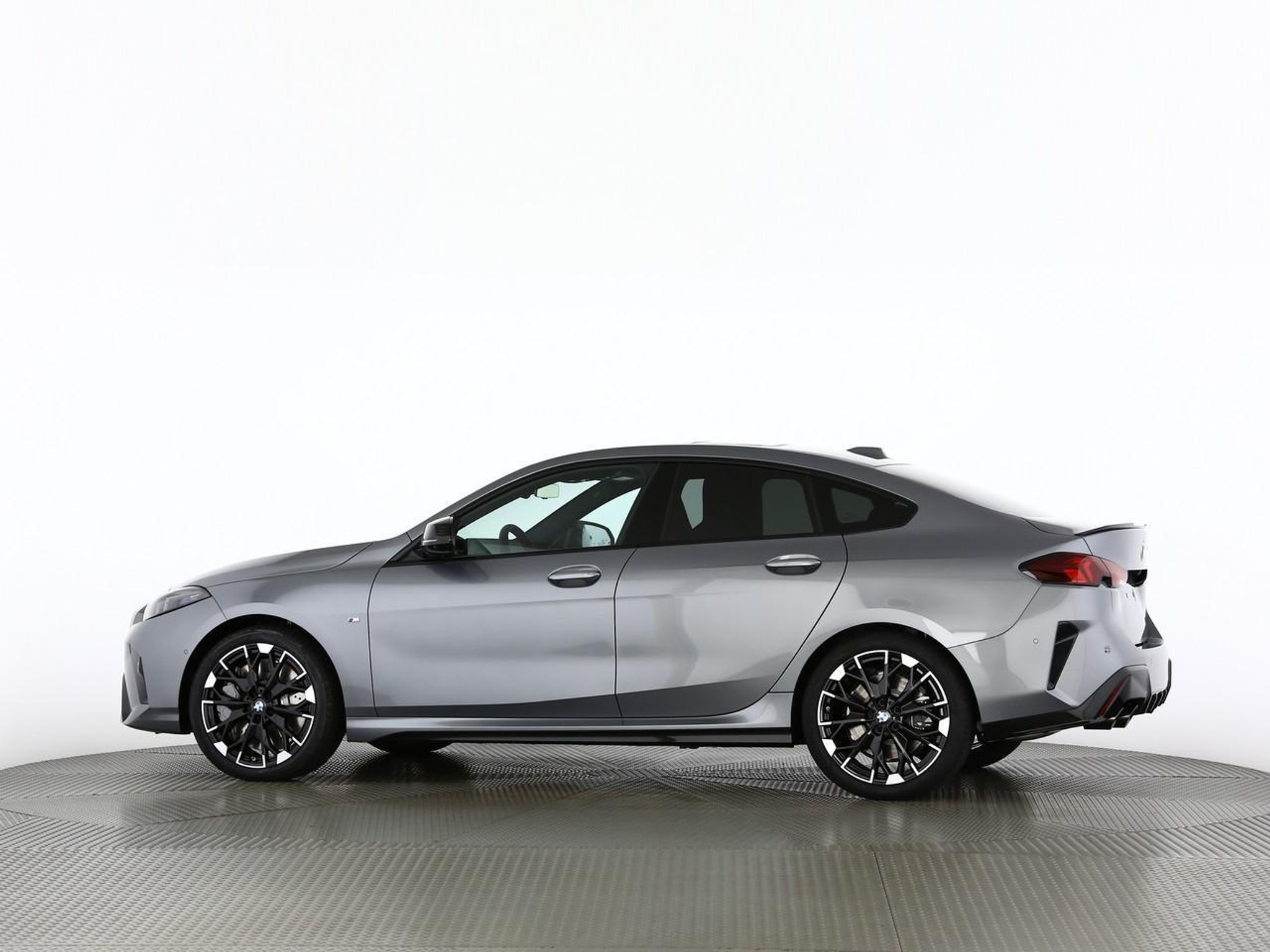 listing desktop thumbnail image 5