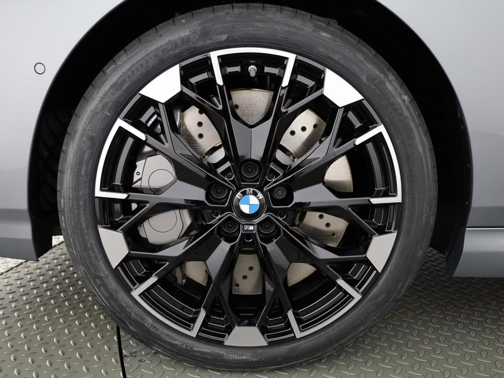 listing desktop thumbnail image 17