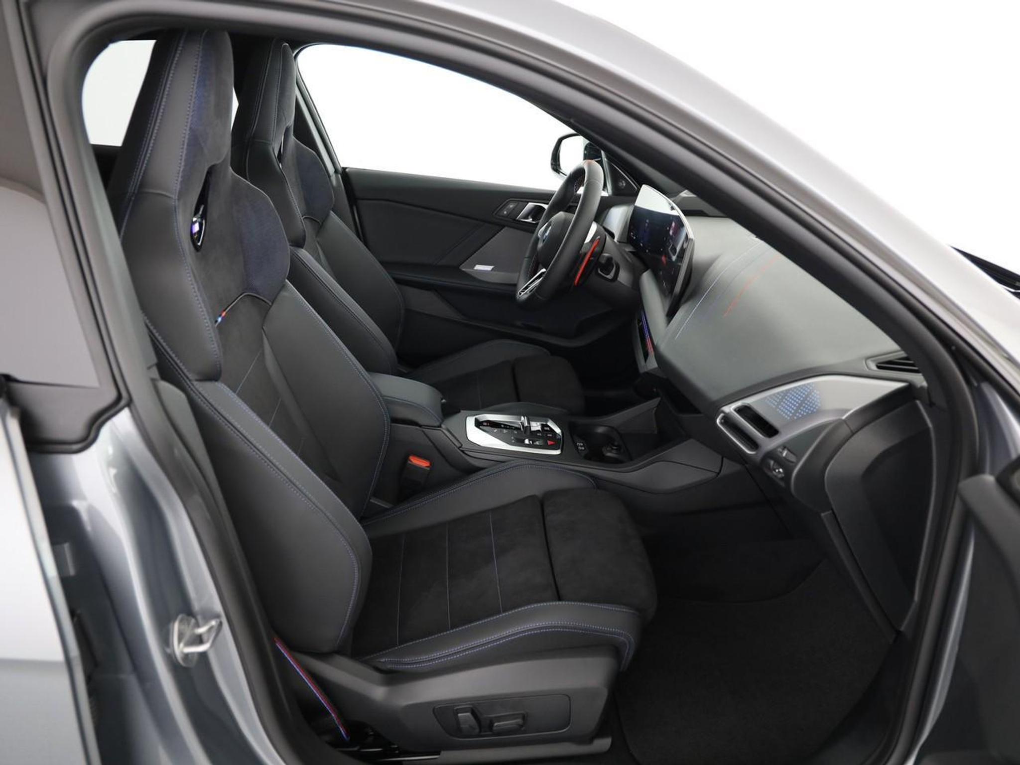 listing desktop thumbnail image 14