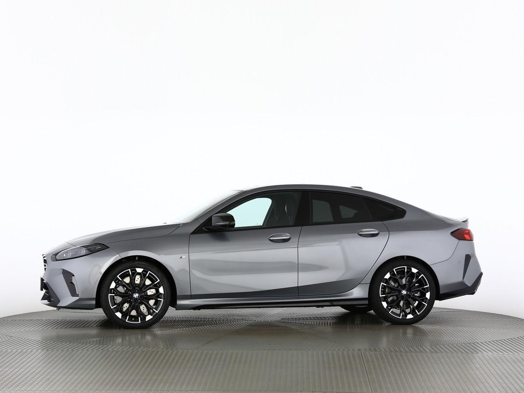 listing desktop thumbnail image 4