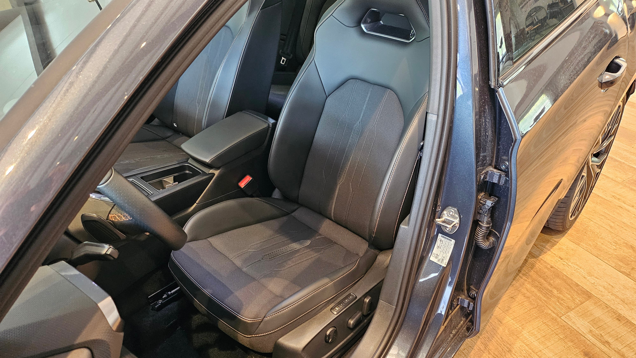 listing desktop thumbnail image 25