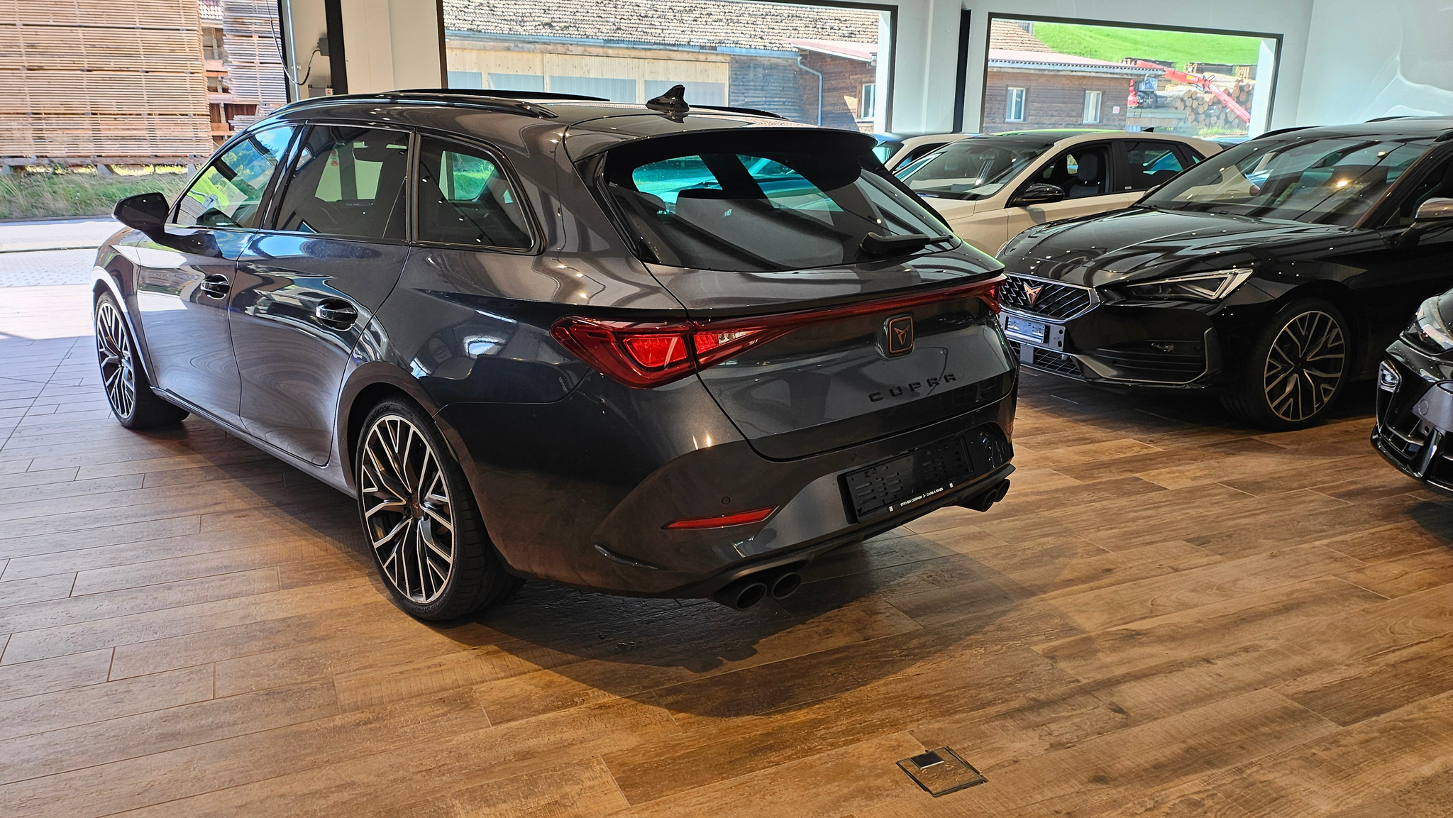 listing desktop thumbnail image 12