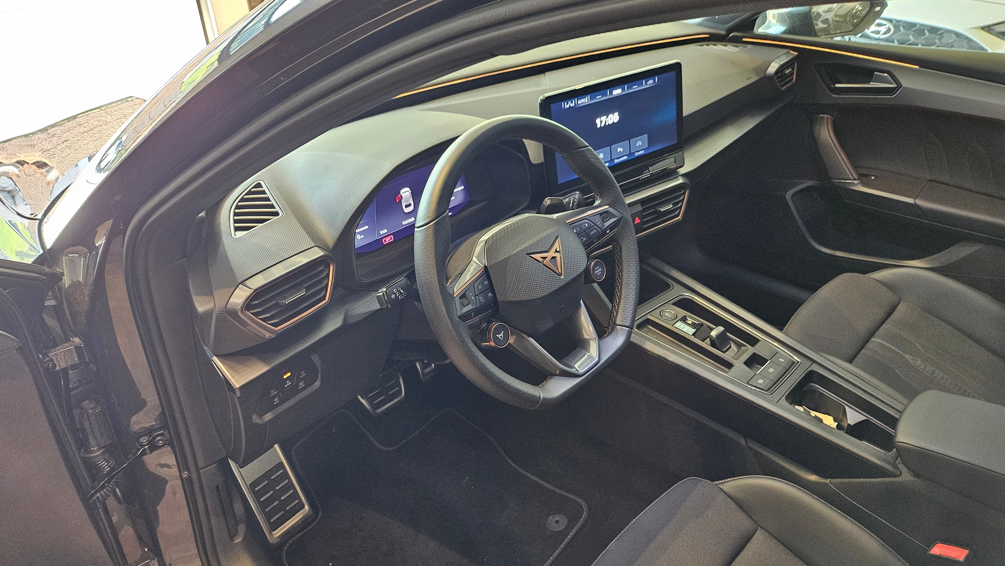 listing desktop thumbnail image 24