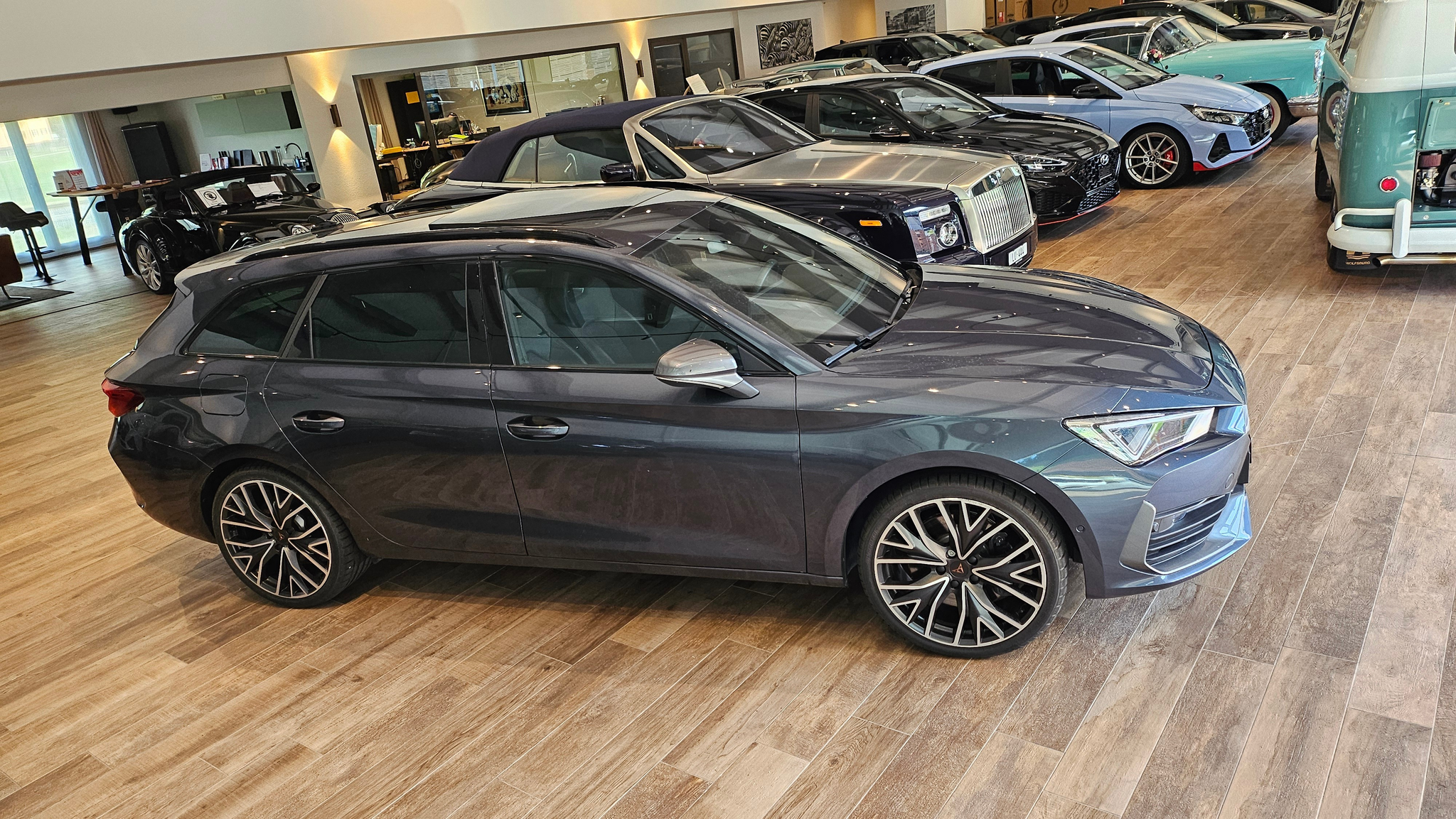 listing desktop thumbnail image 7