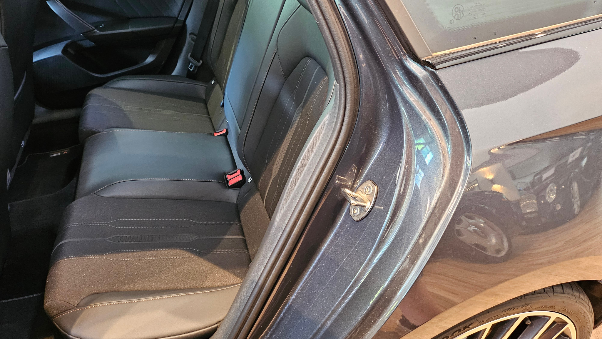 listing desktop thumbnail image 21