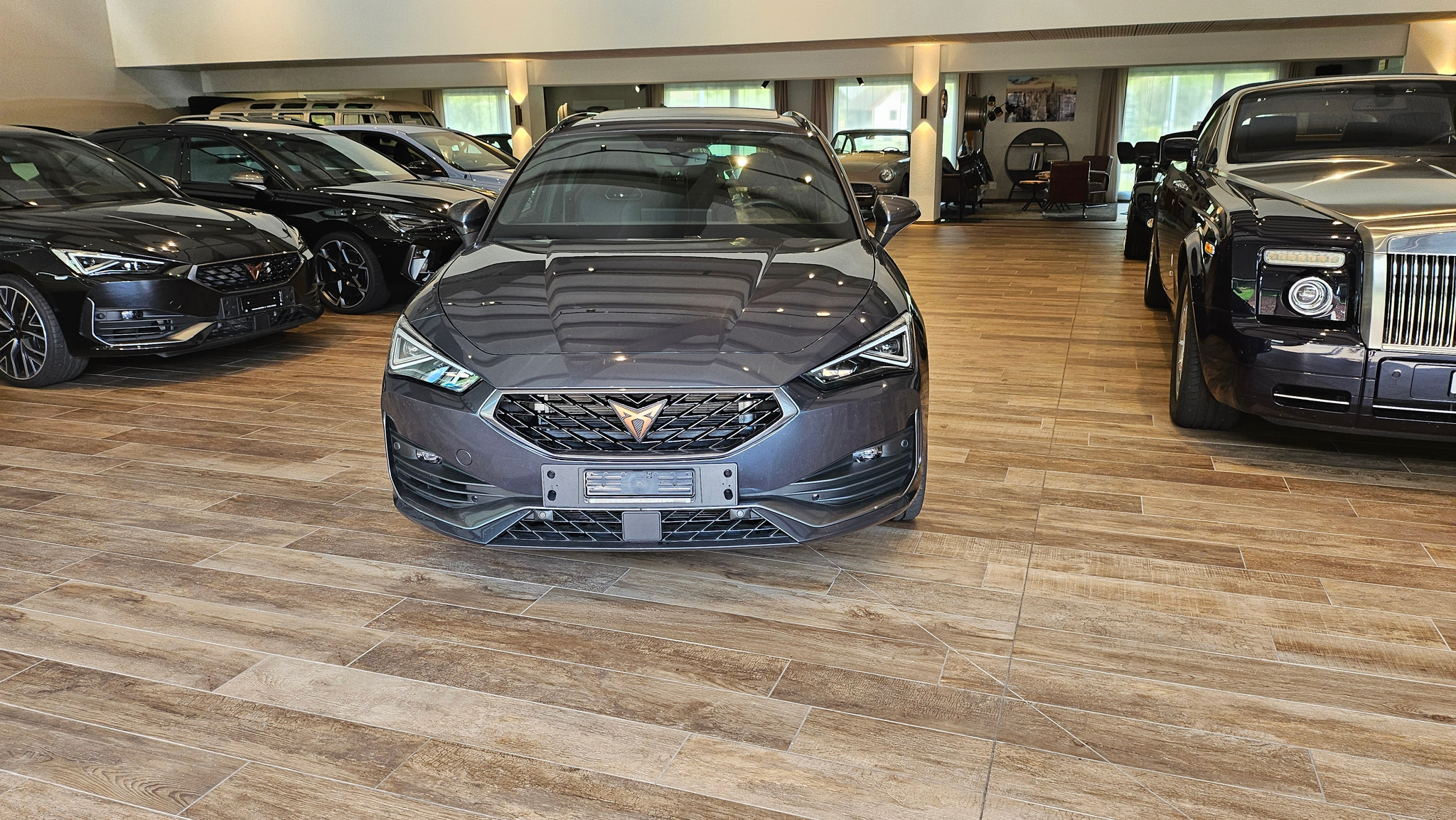 listing desktop thumbnail image 2